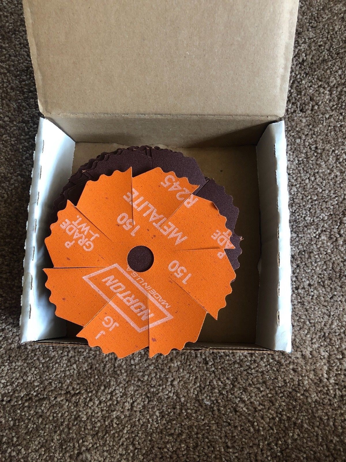 50 Norton Premium 5-1/4″ x 3/4″ Floor Sanding Discs 44570 150 Grit