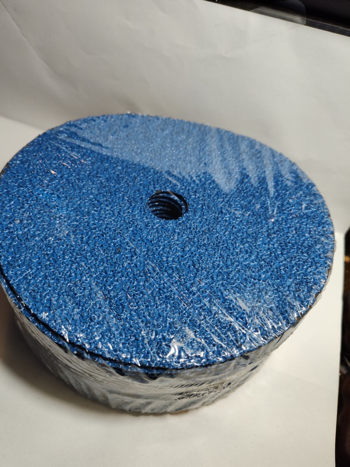 Premier Carbo Red #05539510722 Fiber Discs 7″ x 7/8″ Hole Mount – Blue