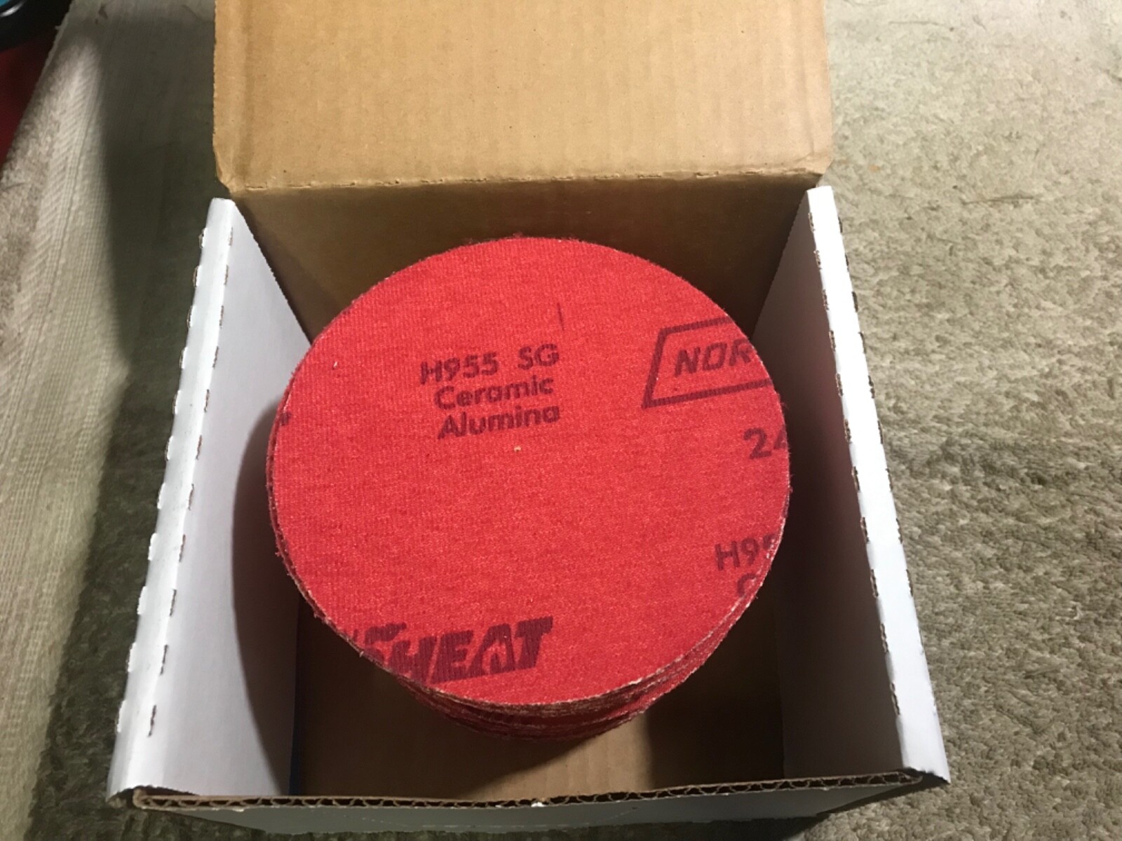 Norton Red Heat 5” Ceramic Alumina Hook/Loop Sanding Discs 24 Grit (box of 50)