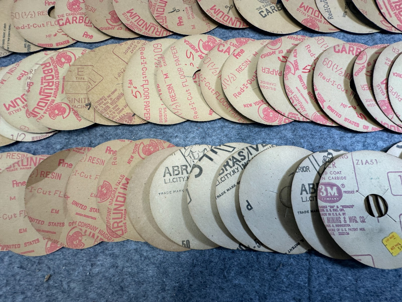 Lot of 58 Sanding Discs 5″ Diameter Carborundum various grits Red-I-Cut USA Made