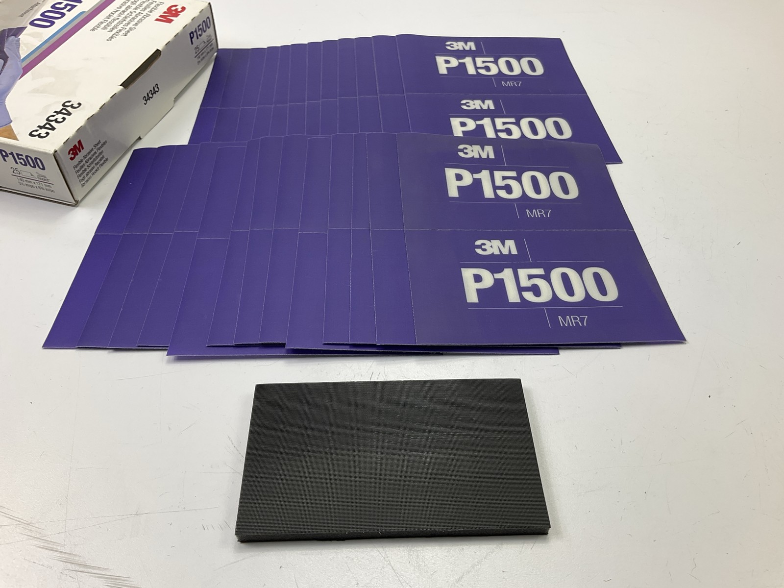 3M 34343 Hookit Flexible Abrasive Sandpaper Sheet, P1500, 5-1/2″x6-3/4″, 25/pack
