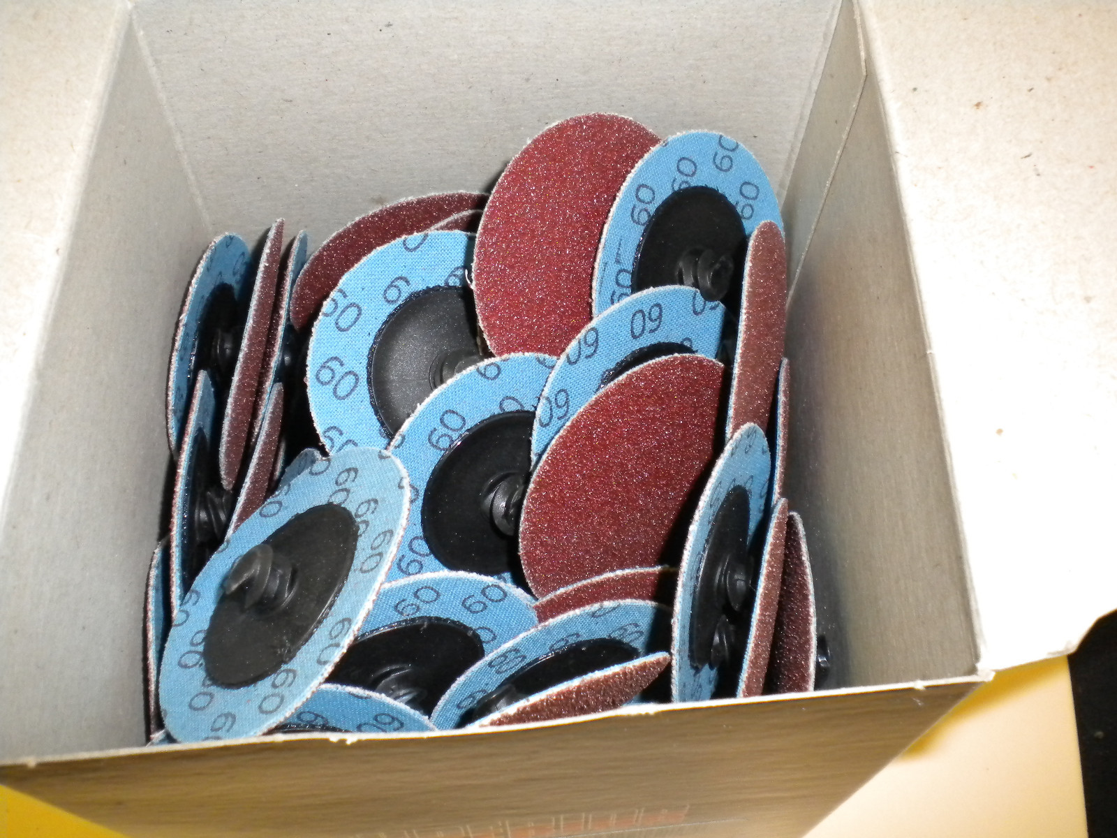 Superior Abrasives 11217 New 2″ Quick Change Disc, Aluminum Oxide, TR, 60 Grit