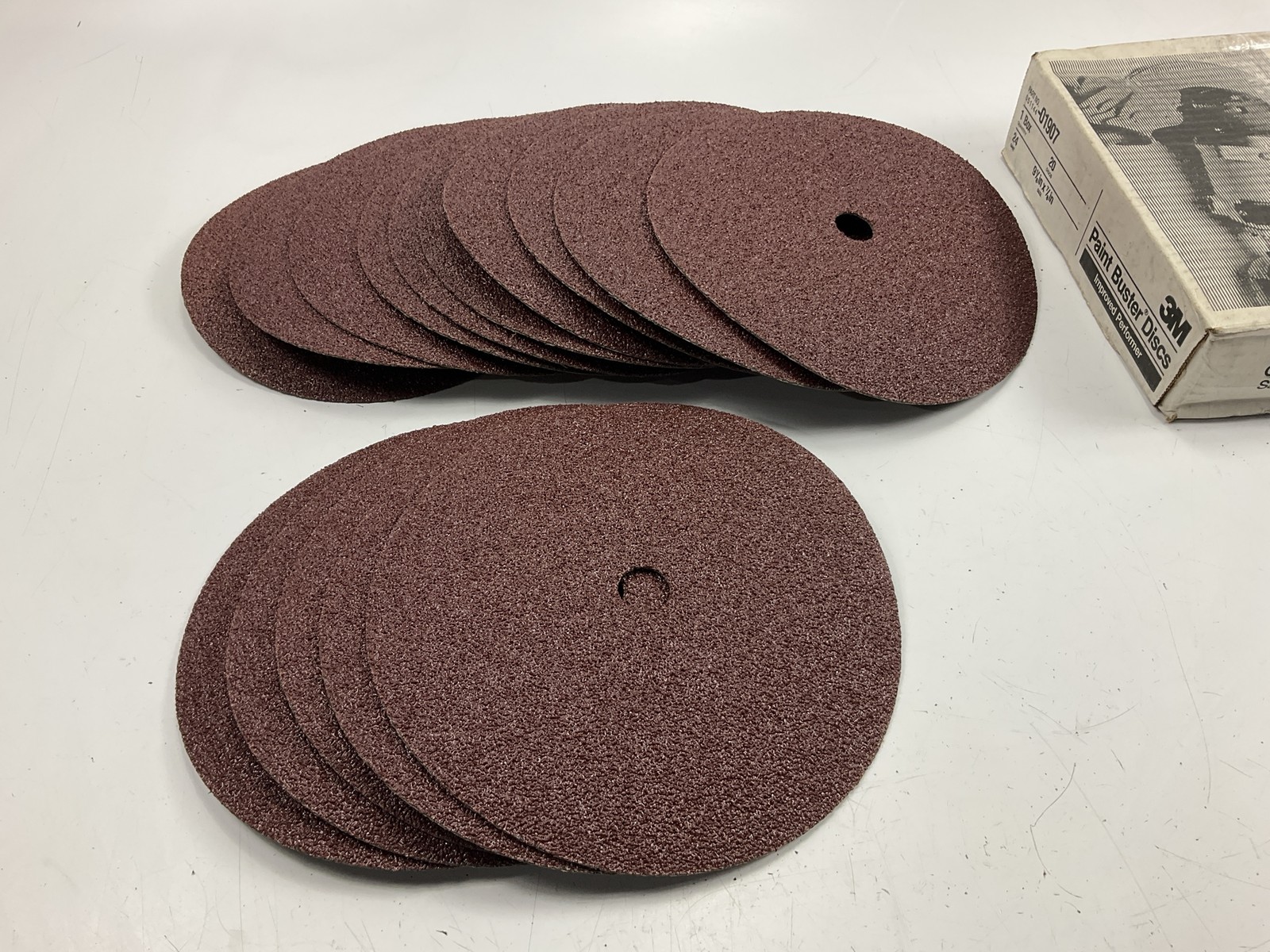 (15) 3M 01907 24 Grit Rough Removal Paint Buster Grinding Discs 9-1/8″X7/8″