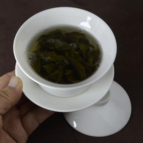 Traditional Gaiwan Tea Set with Lid and Saucer – Classic Chinese Cup
