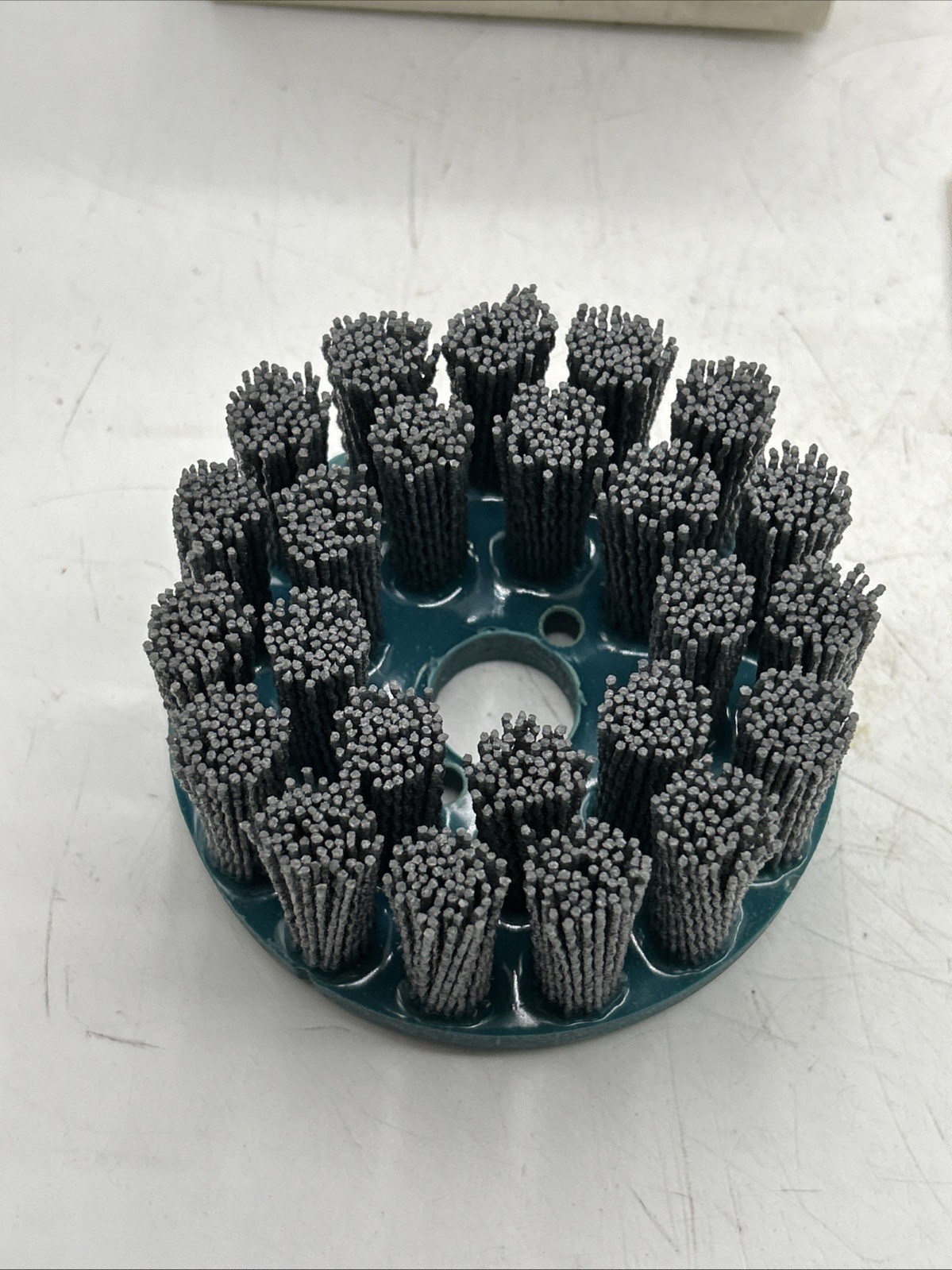 Weiler 85818 4″ Nylox Disc Brush 80 Grit 2500rpm See Pics 30 Day Warranty