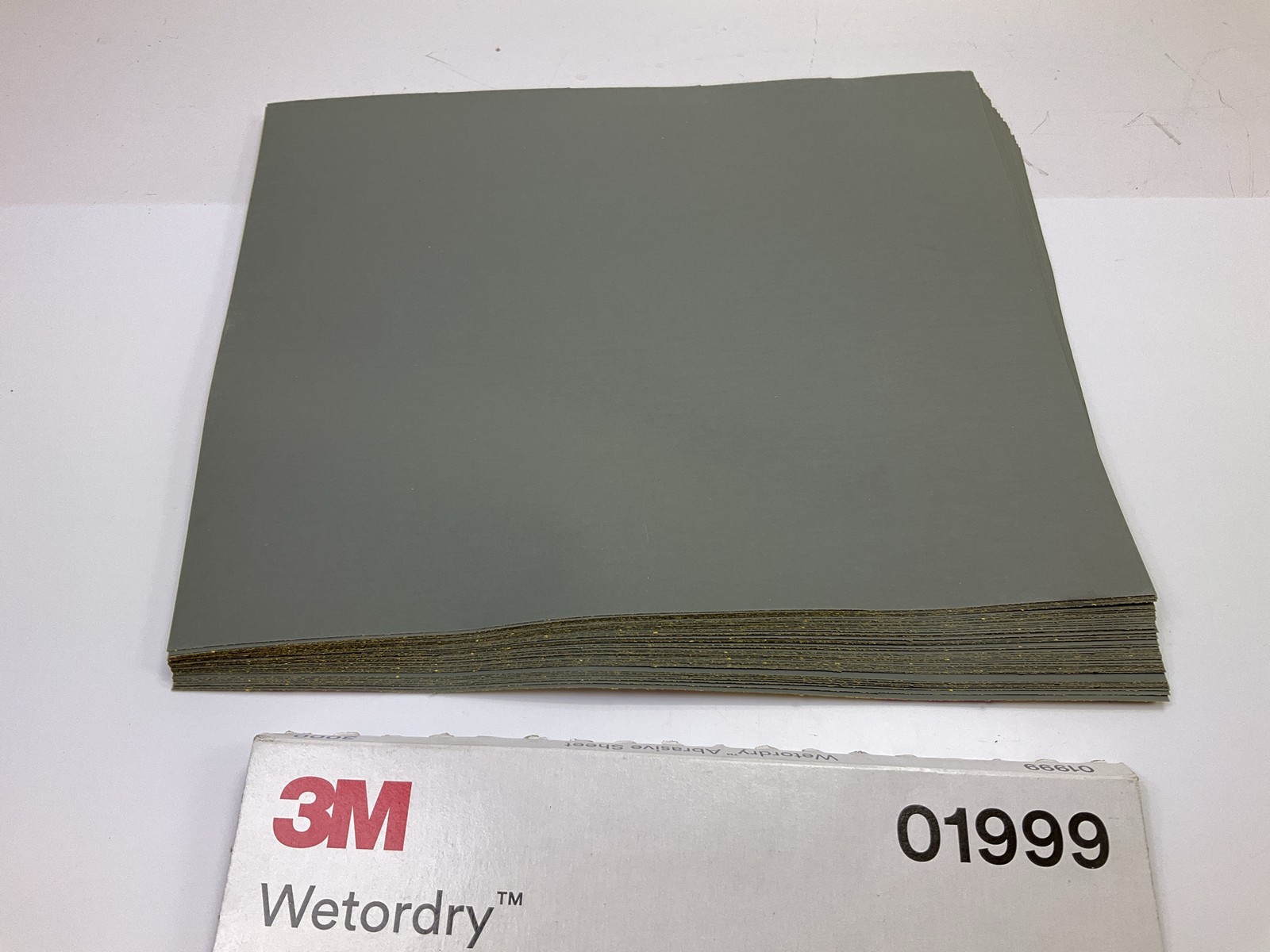 3M 01999 Sandpaper Sheets, 3000 Grit, Wetordy, 9″x11″, 50 Sheets