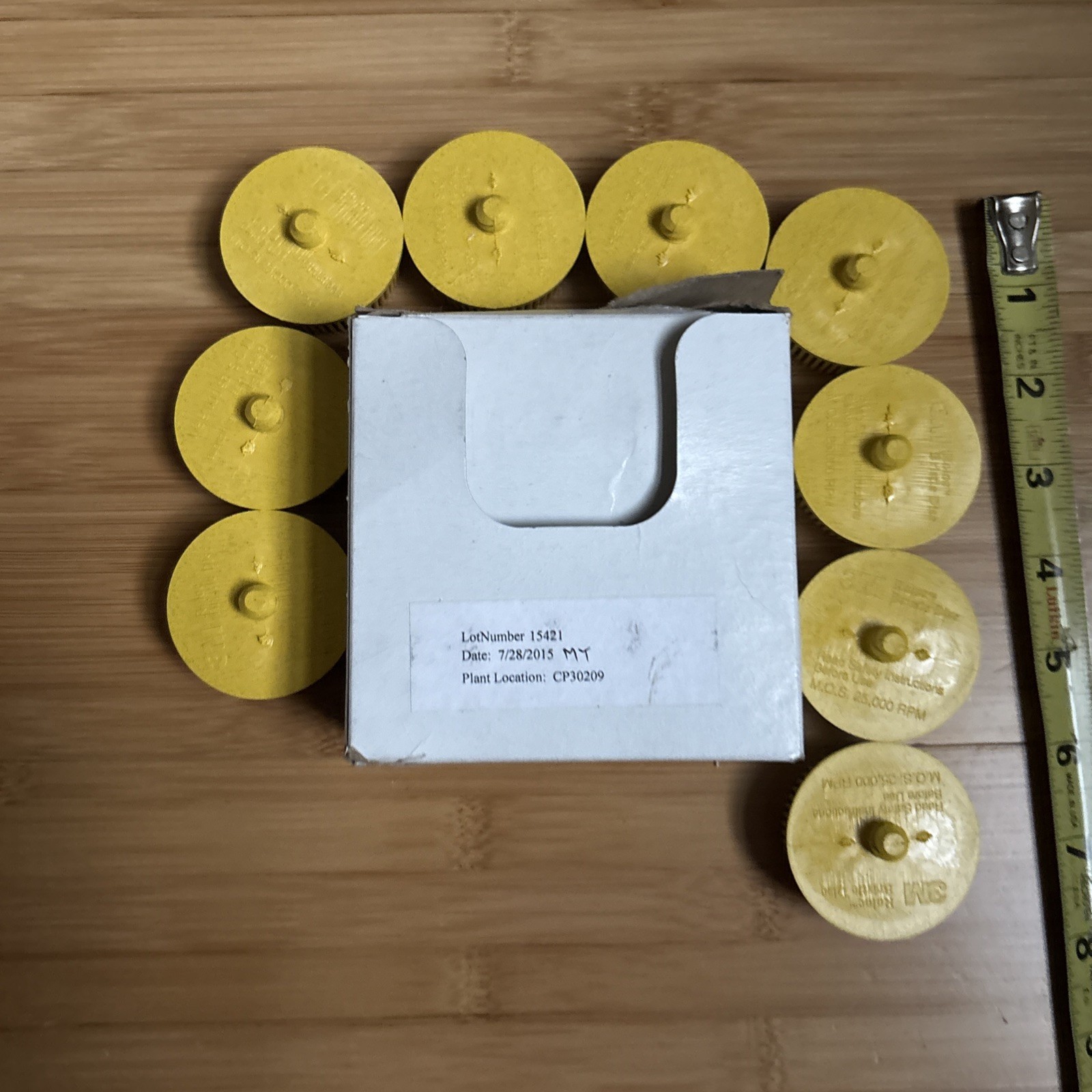 3M Scotch-Brite Roloc 2″ x 5/8″Tapered Medium Bristle Disc – Yellow 18732 9 piec