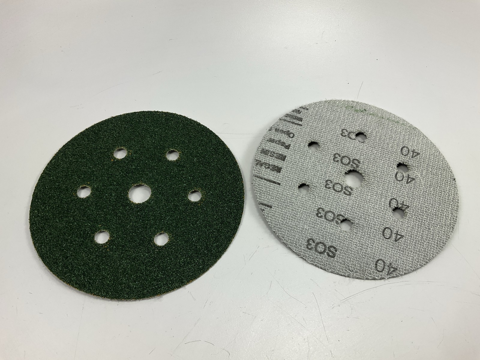 3M 00615 Green Corps Hookit 6″ Sanding Discs, Dust Free, 40E Grit, 25 Discs