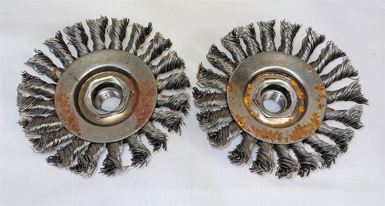 Pair of Barnes Distribution 4″ Bevel Knot Wheel Grinder Brush #275973 ~ T552