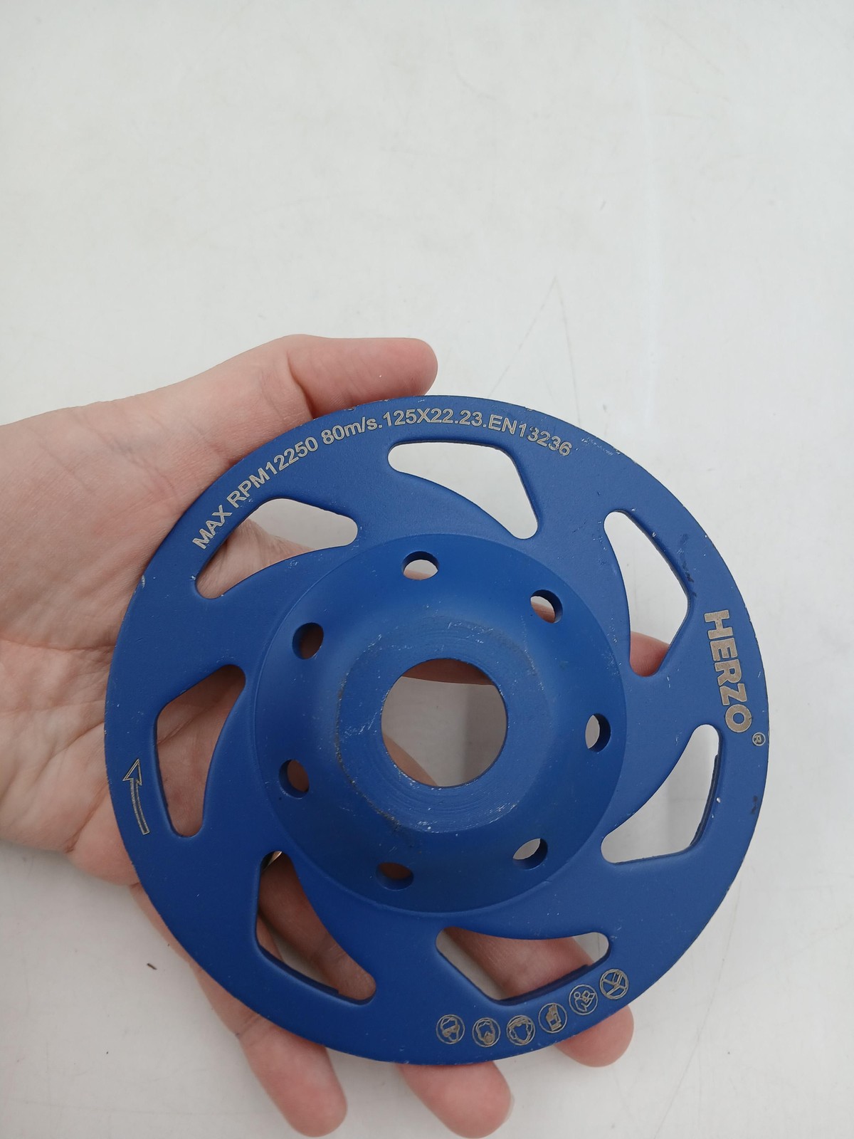 HERZO Diamond Grinding Wheel 125mm X 22.23mm Blue Metal Turbo Cup Angle Grinder