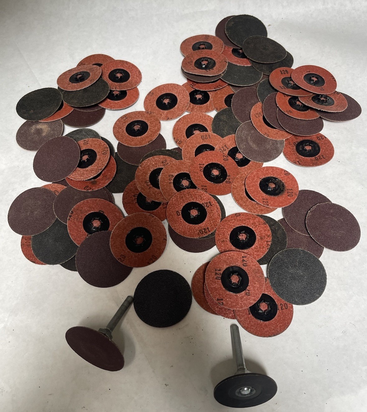120Grit 2in Round Sanding Abrasive Paper Discs Quick-Change Sandpaper (26JL51)