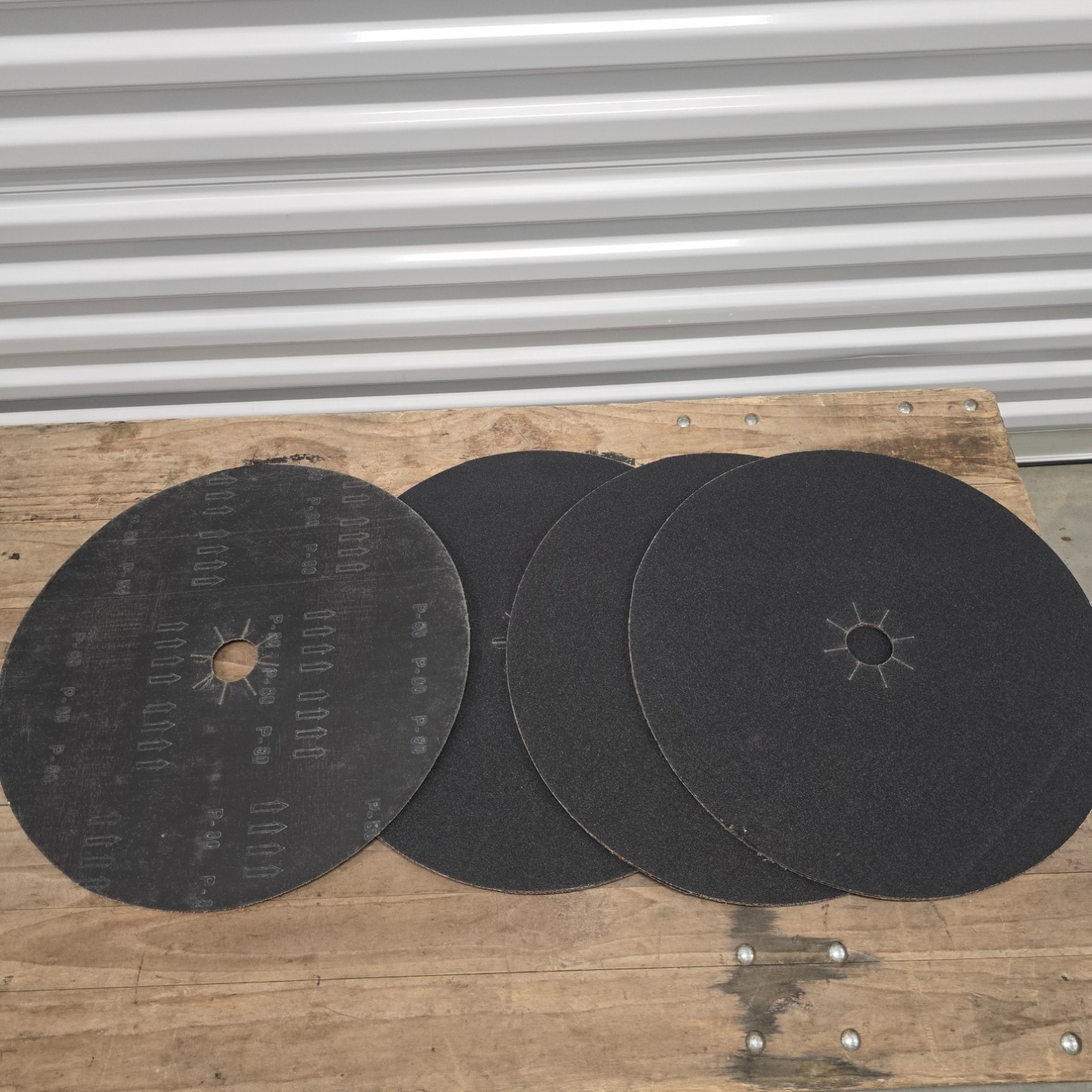 19 Pack 20″ Heavy Duty Silicon Carbide P80 Floor Buffer Sanding Discs