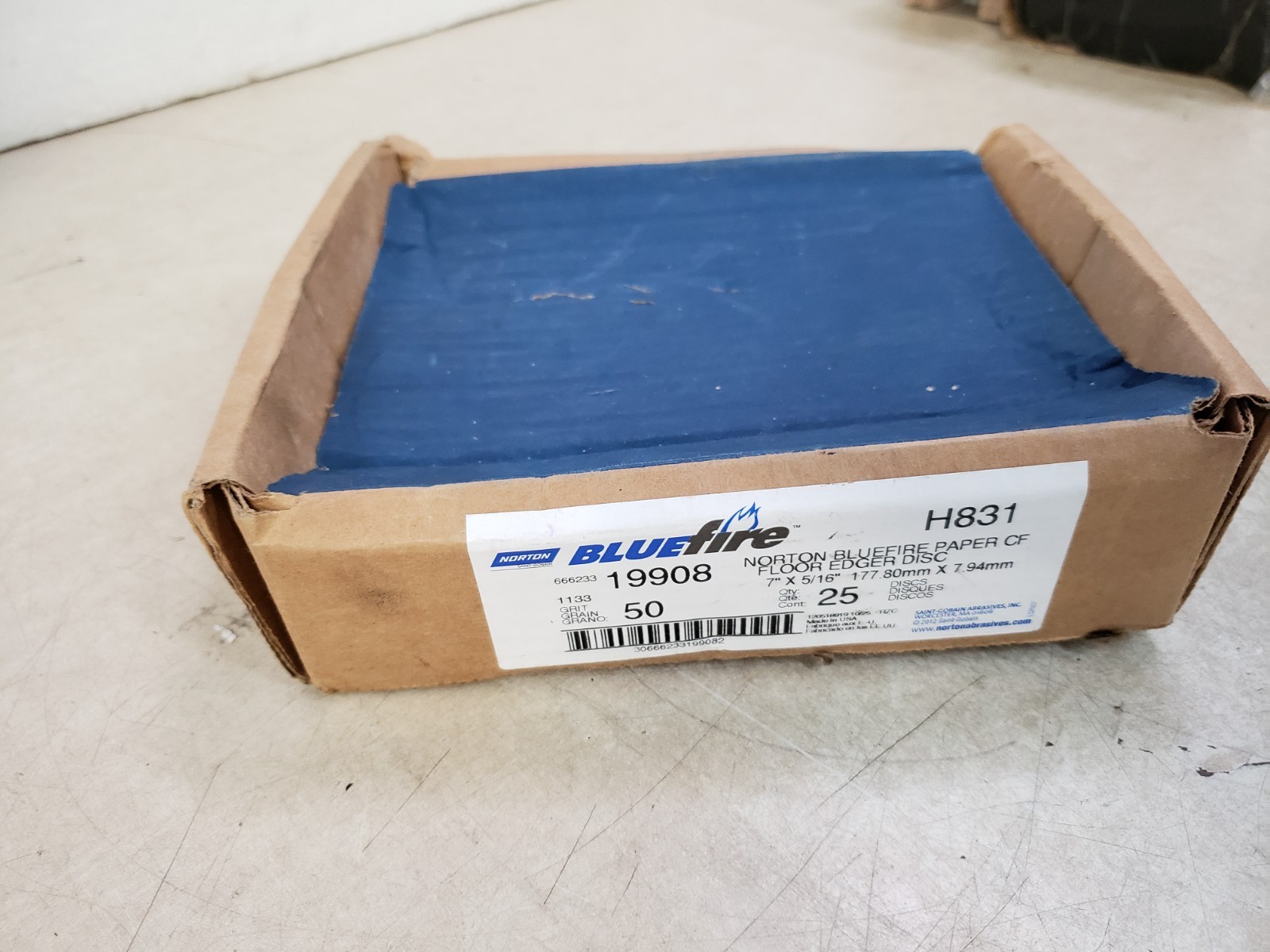 Norton 19908 7″ x 5/16″ 50 BlueFire EDG-R Paper Disc – 25 Pack