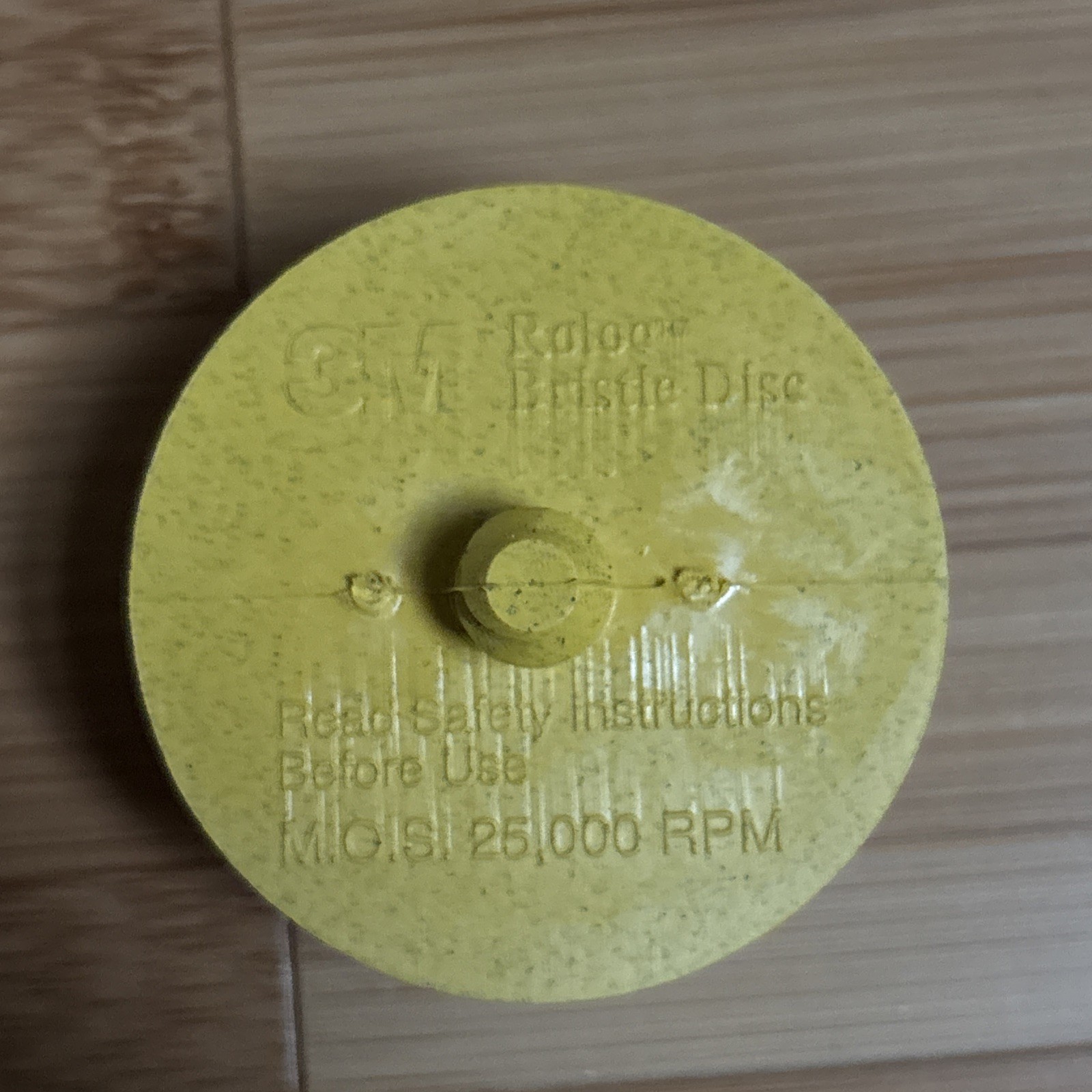 3M Scotch-Brite Roloc 2″ x 5/8″Tapered Medium Bristle Disc – Yellow 18732 9 piec