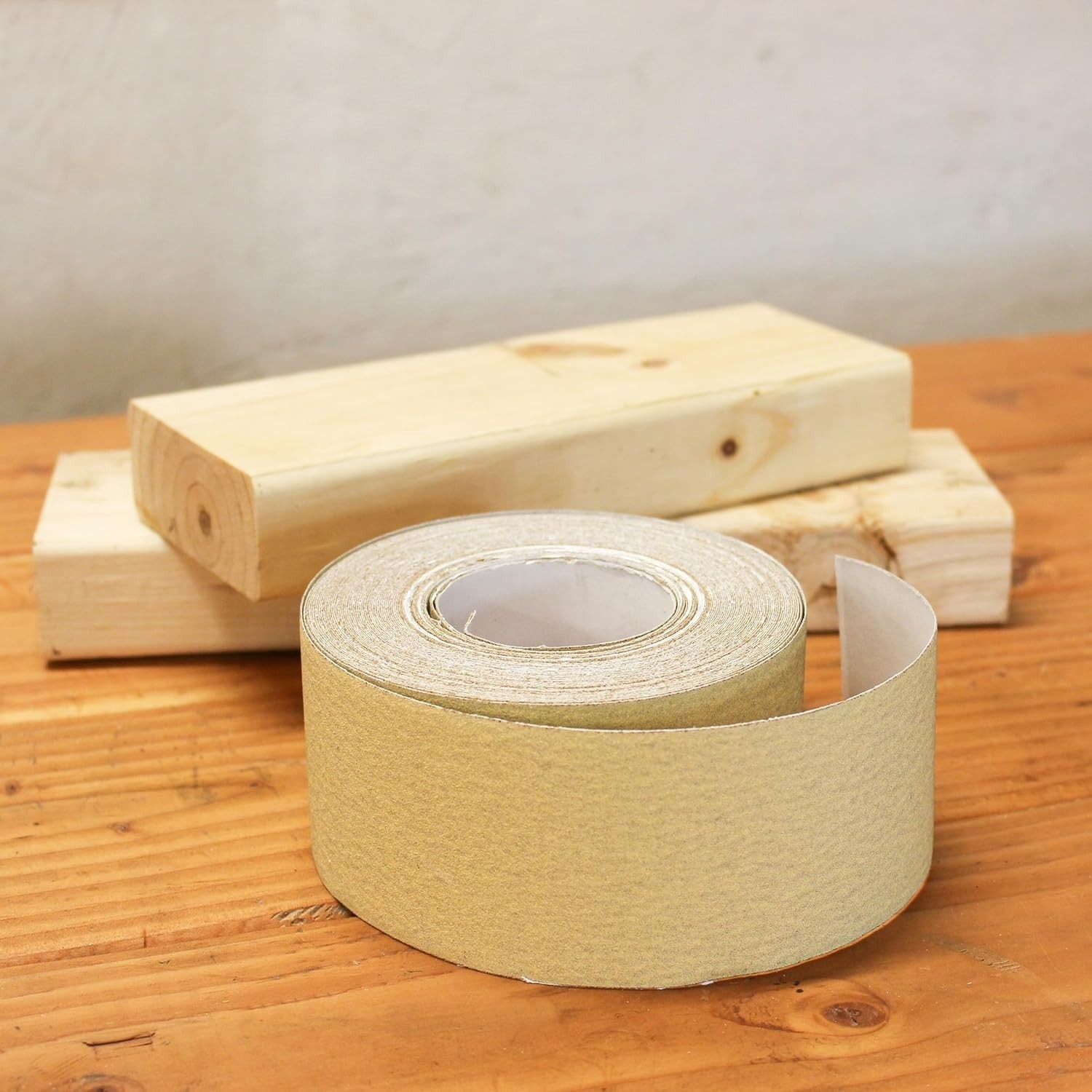 Rollo De Papel De Lija De Grano 320, 2 Y 3/4 Pulgadas x 20 Yardas Amarillo NUEVO