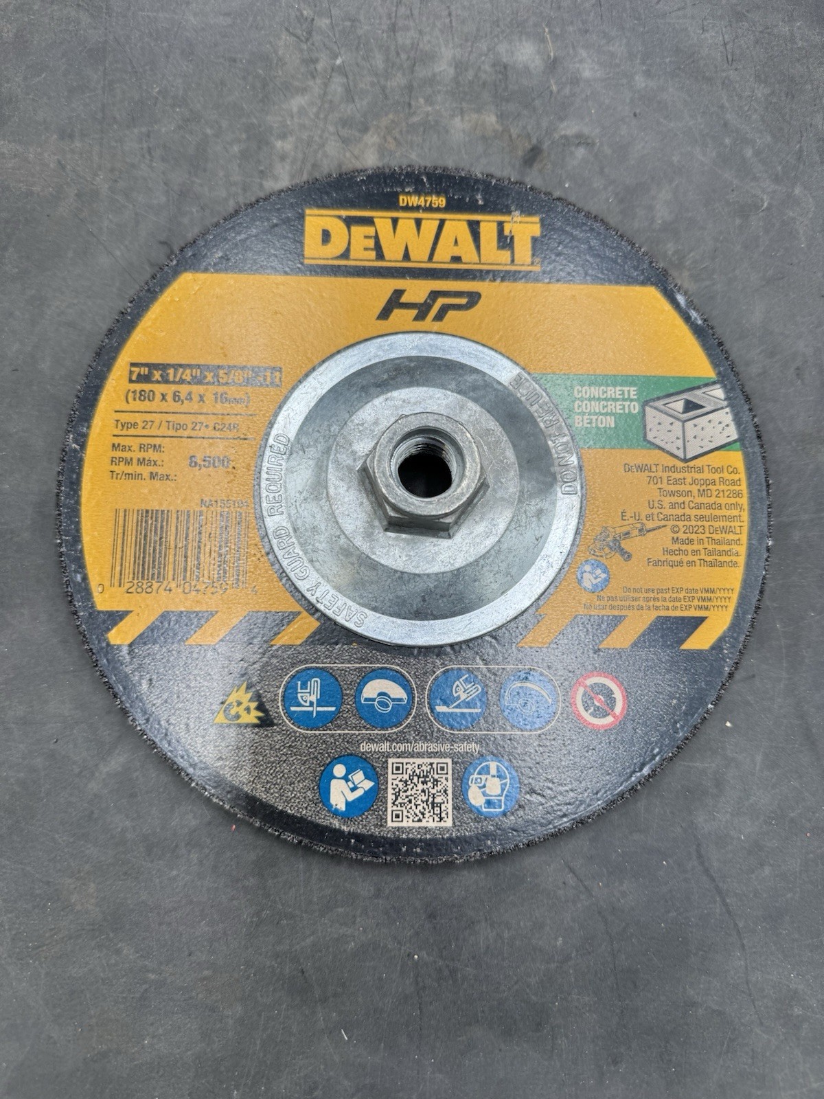 Dewalt DW4759 Concrete/Masonry Grinding Wheel 7″x1/4″x5/8″-11 Type 27 8700 RPM