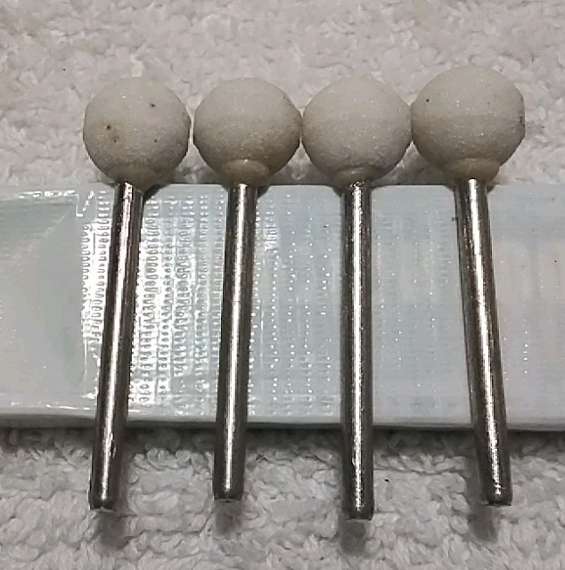4pc 1/4″ SHANK 1/2″ BALL STONE MOUNTED GRINDING STONE
