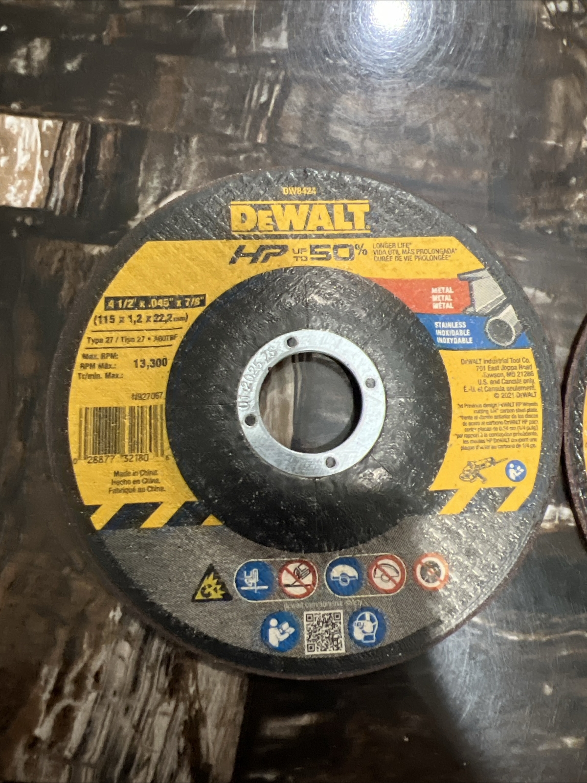 Lot Of 2 DW8424 4-1/2″ x .045″ x 7/8″ Dewalt Cutting Grinding Wheel