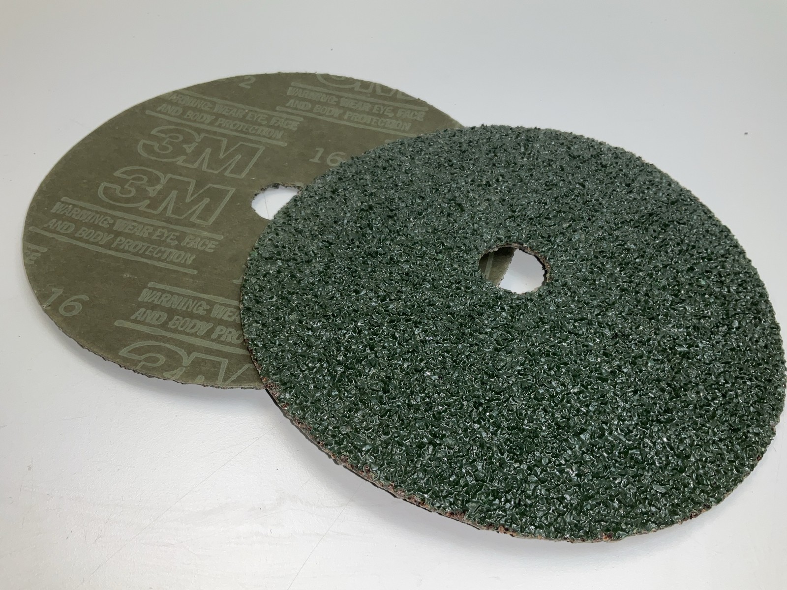 (11) 3M 01924 Green Corps 7″ X 7/8″ Grinding Sanding Fibre Discs, 16 Grade Grit