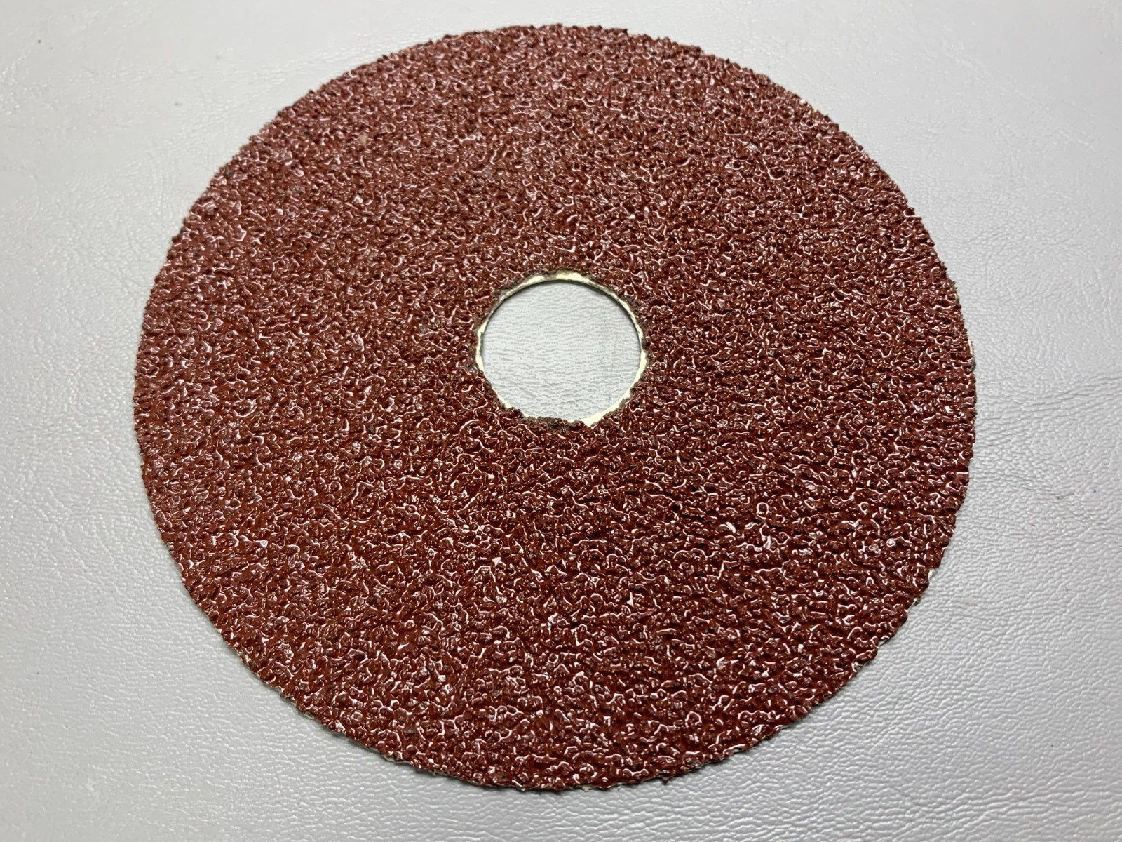 Lot of 12 – 24 Grit 4.5 Inch Aluminum Oxide Sanding Disc 7/8-Inch Arbor