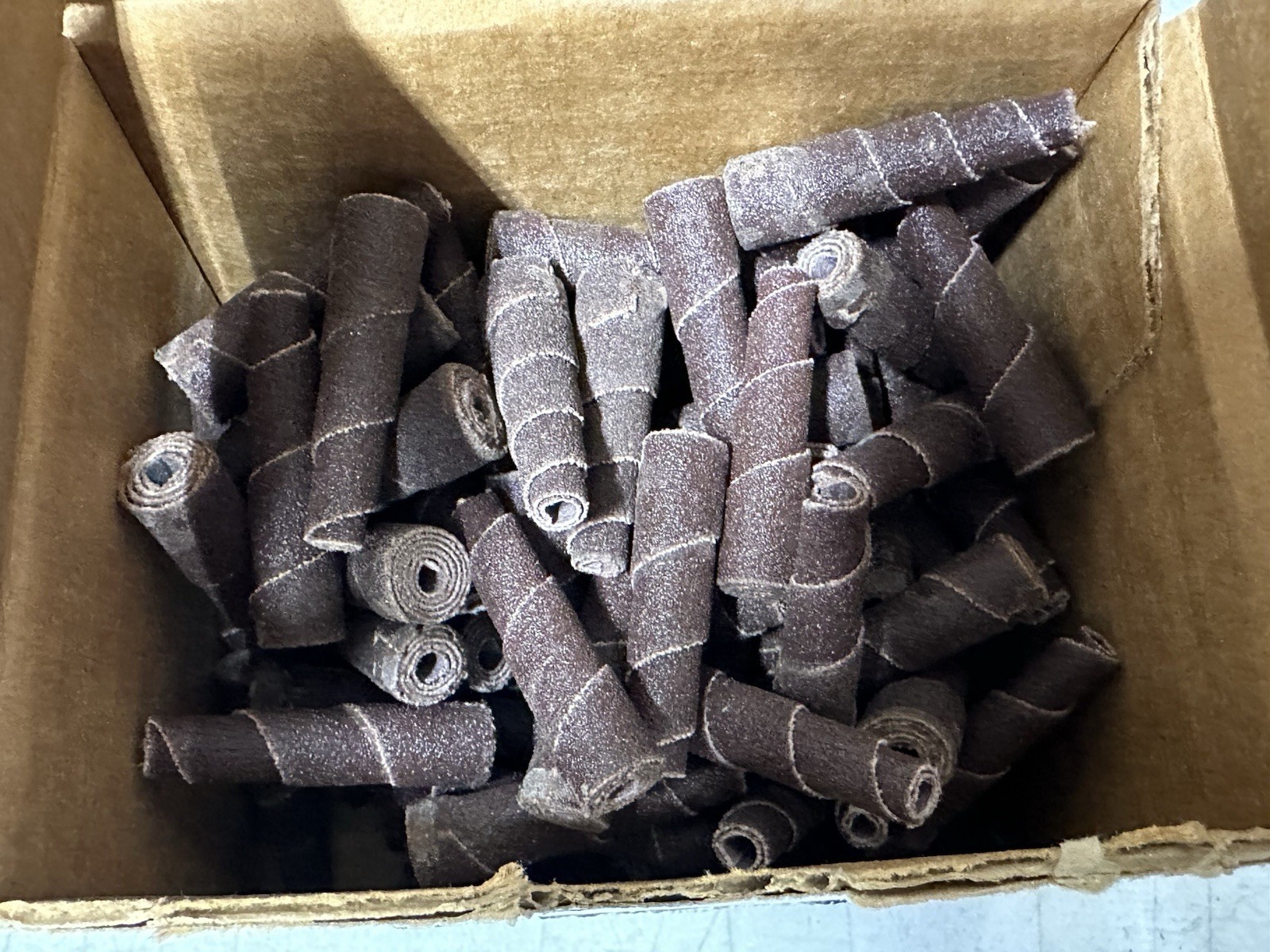 3/8″ X 1-1/2″ X 1/8″ 120 Grit Full Tapered Cartridge Roll Aluminum Oxide 100 PKG