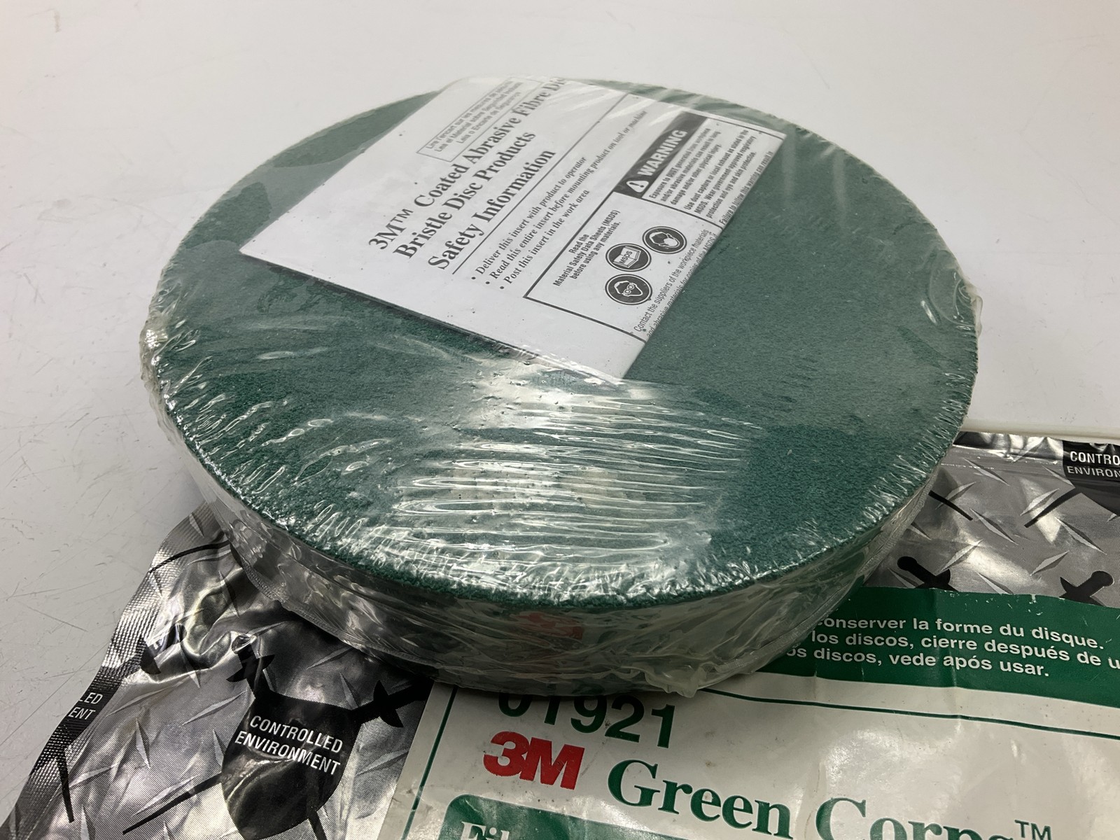 3M 01921 Green Corps 7″ X 7/8″ Fibre Sanding Disc 50 Grit, 20 Discs Total