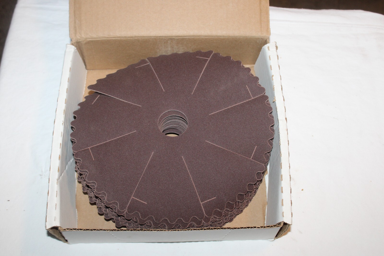 50 pcs NORTON Cora 8-1/2″ x1-1/4″ A/O Resin Cloth Abrasive Sanding Disc Grit 220
