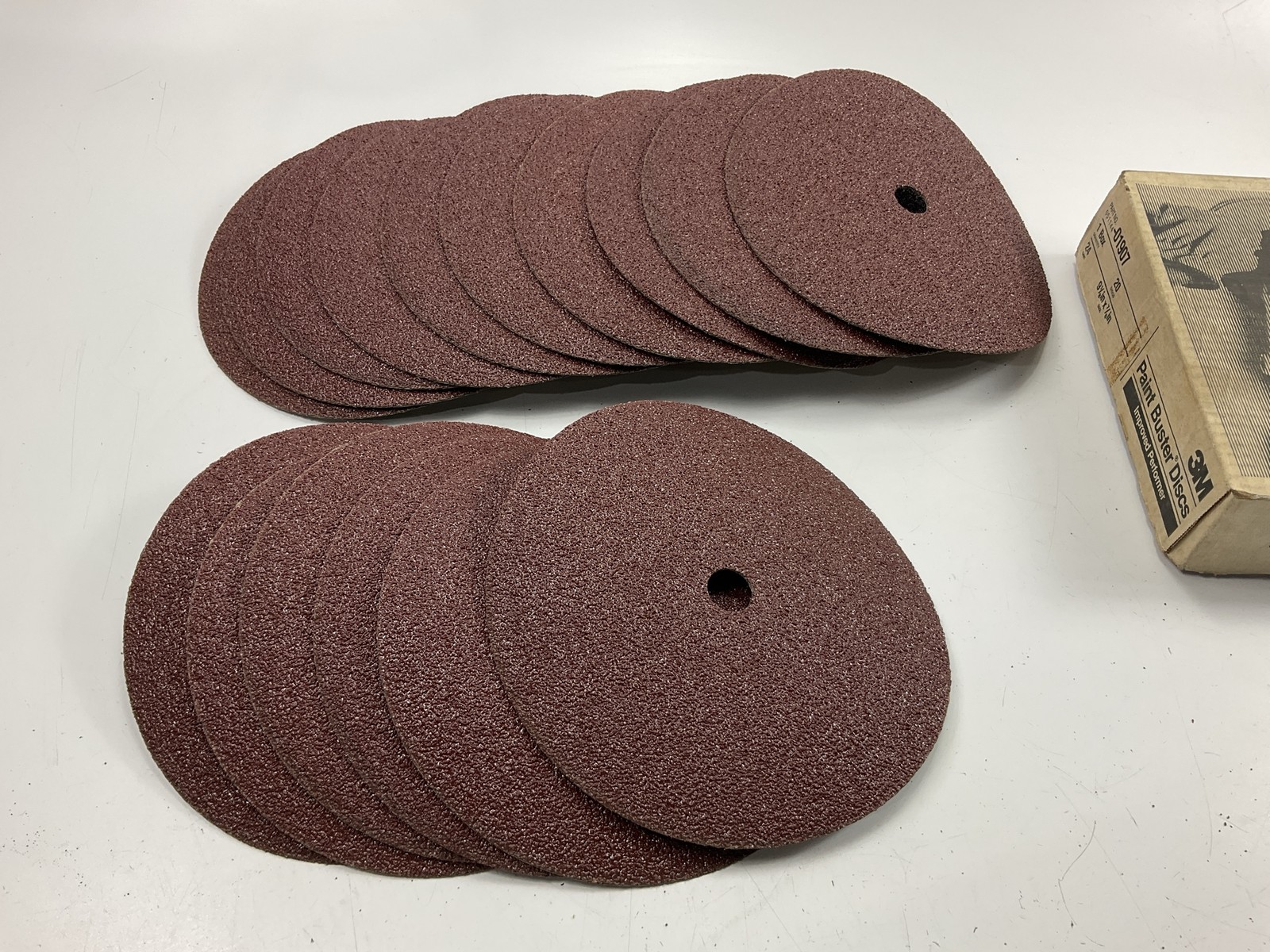 (16) 3M 01907 24 Grit Paint Buster Removal Grinding Sanding Discs 9-1/8″X7/8″
