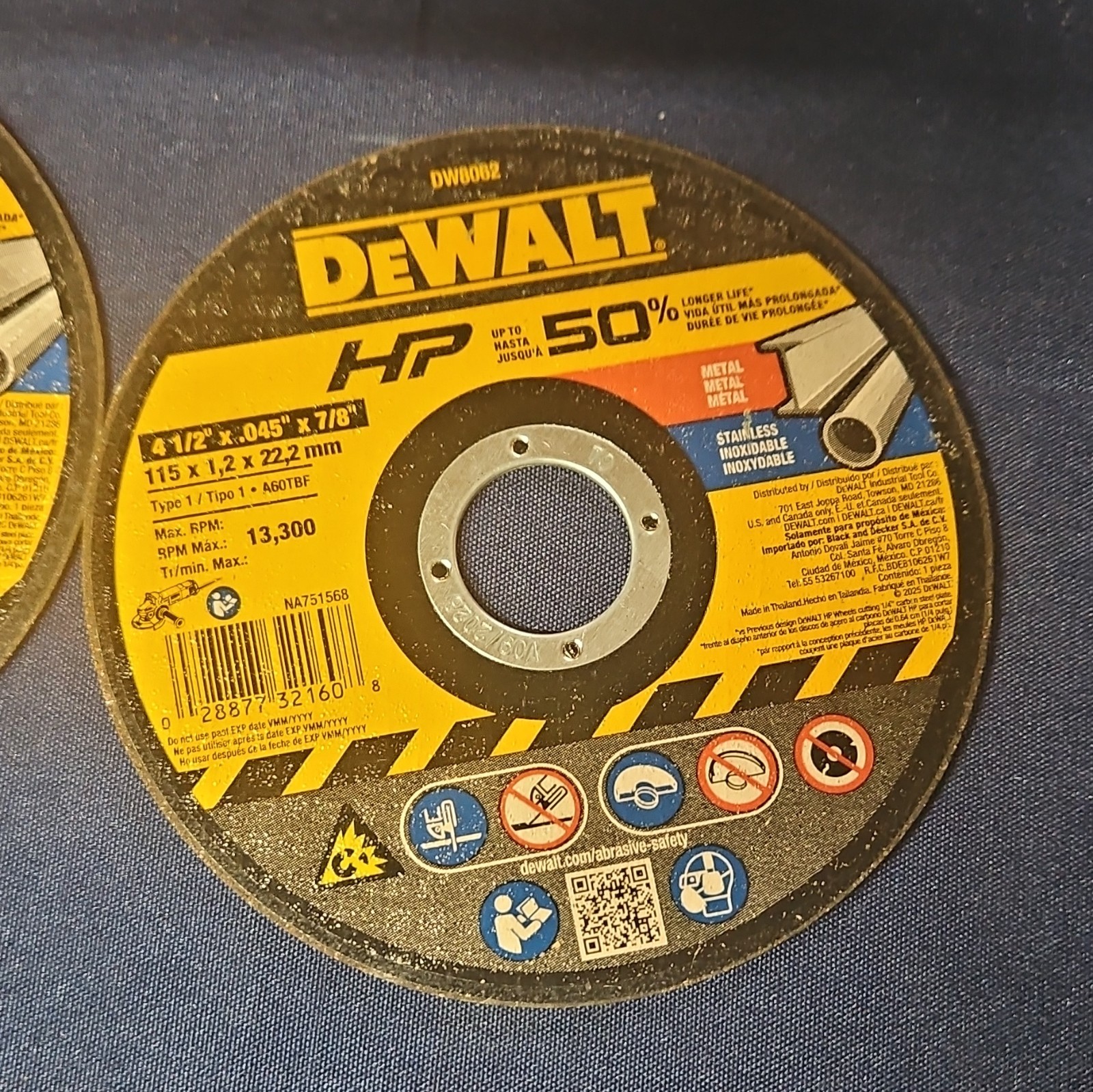 DEWALT DW8062 Type 1 Metal Cut-Off Wheels 4-1/2″ x .045″ x 7/8″ 2 Pack