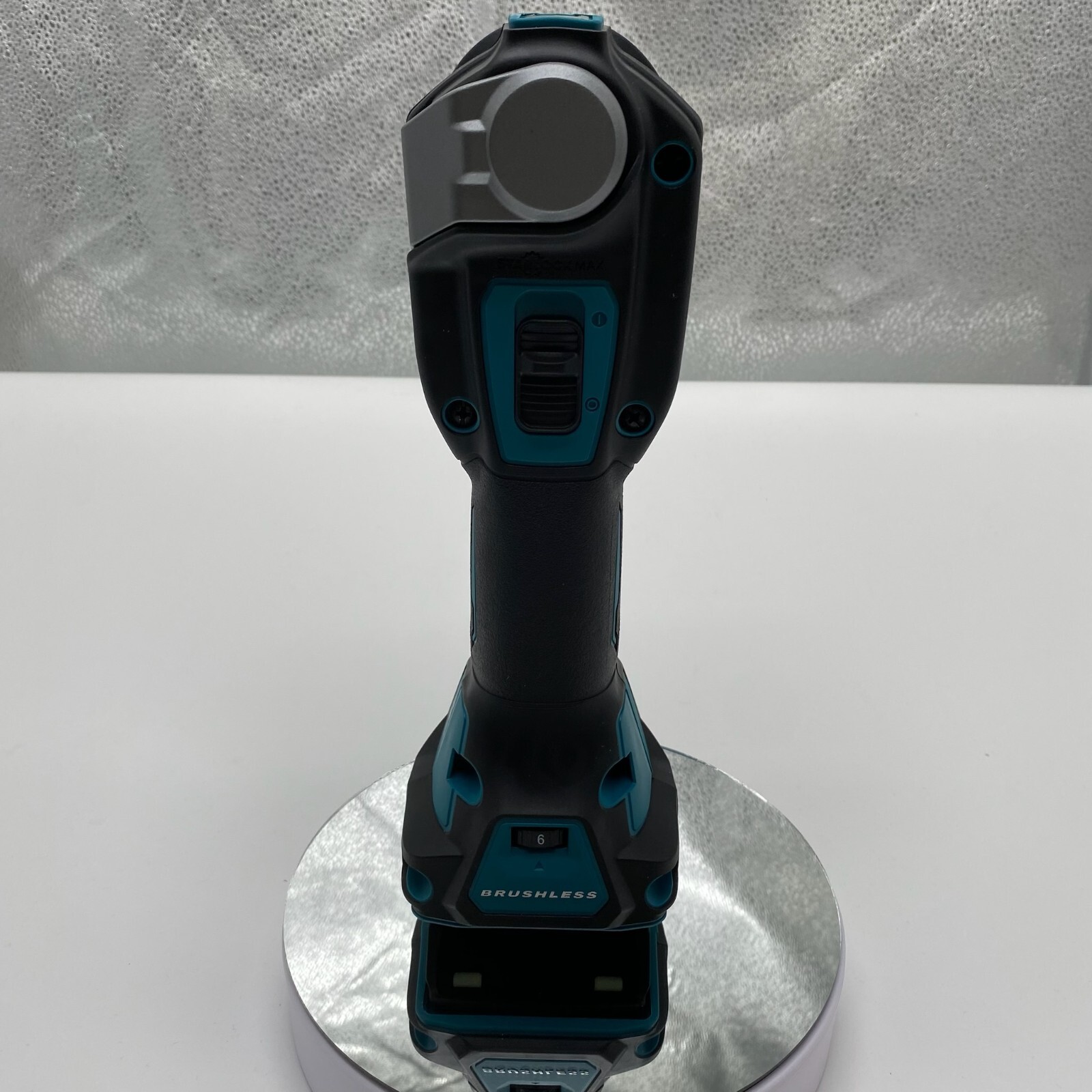 Makita TM001GZ Rechargeable Multi-Tool 40Vmax Body with Tool Box no Battery
