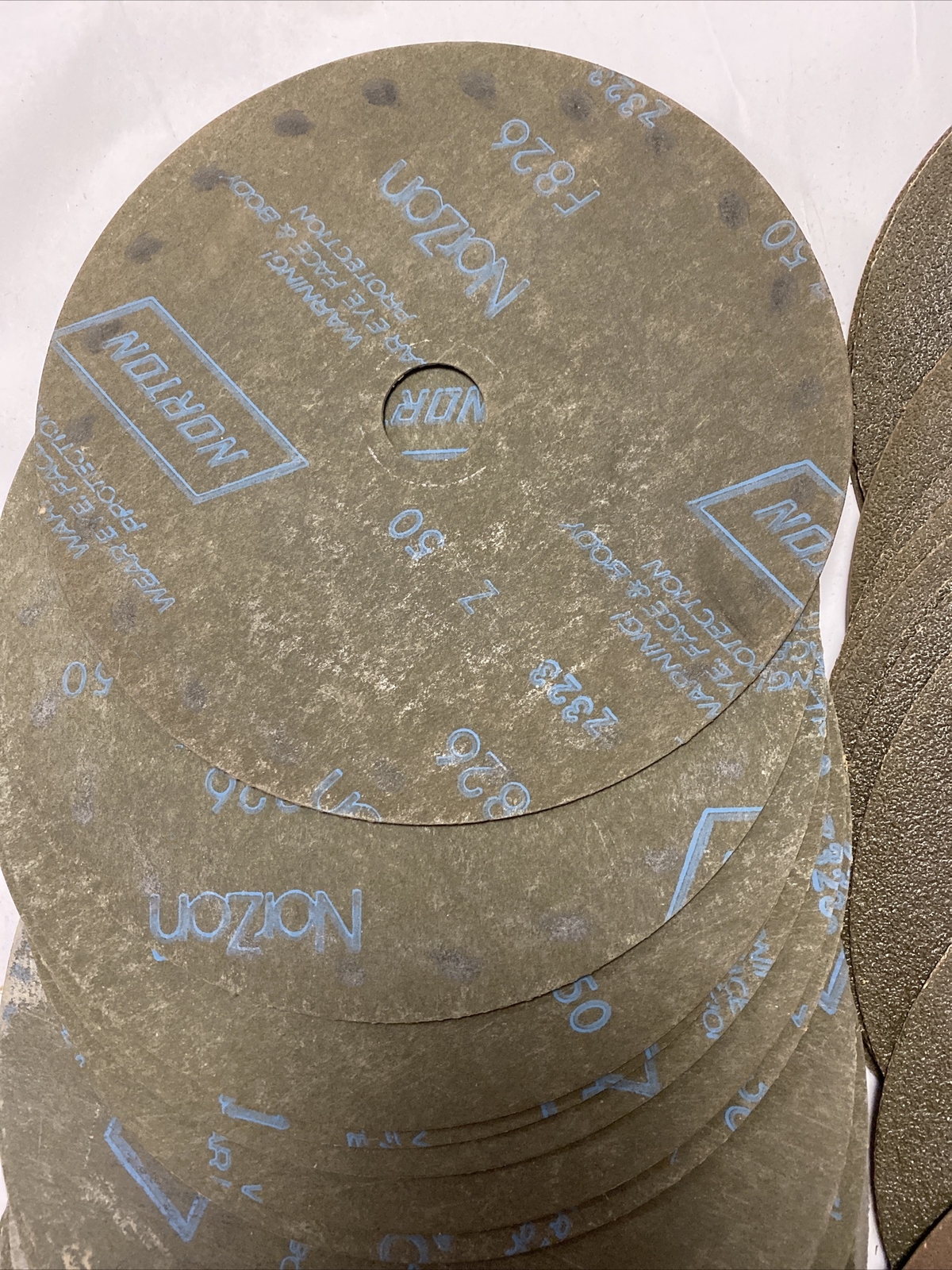 Big Lot Of Sanding Discs Many Norton F286 Plus Others VINTAGE