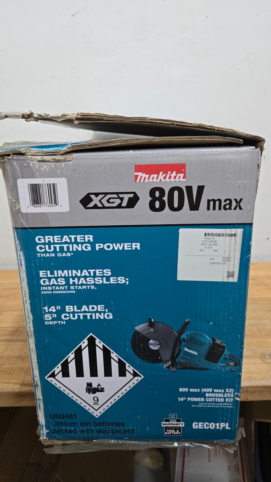 Makita GEC01PL, 80V XGT 14″ Cordless Power Cutter Kit w/ Batteries, Chrgr, Bag