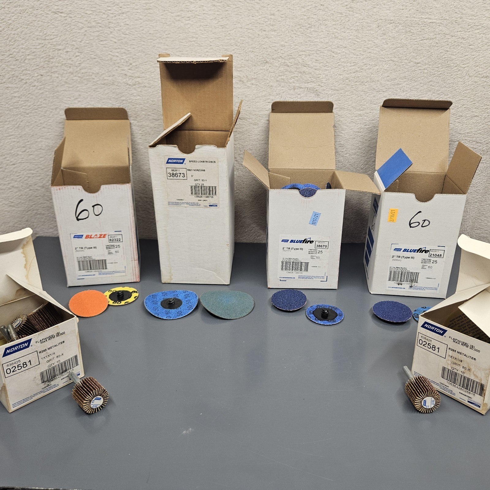 Norton Sanding Discs Flapwheels Blaze BlueFire 2″TR Type III SpeedLokTR Metalite