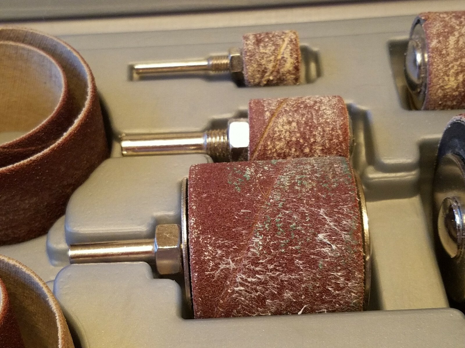 RUBBER SANDING DRUM SET IN CASE