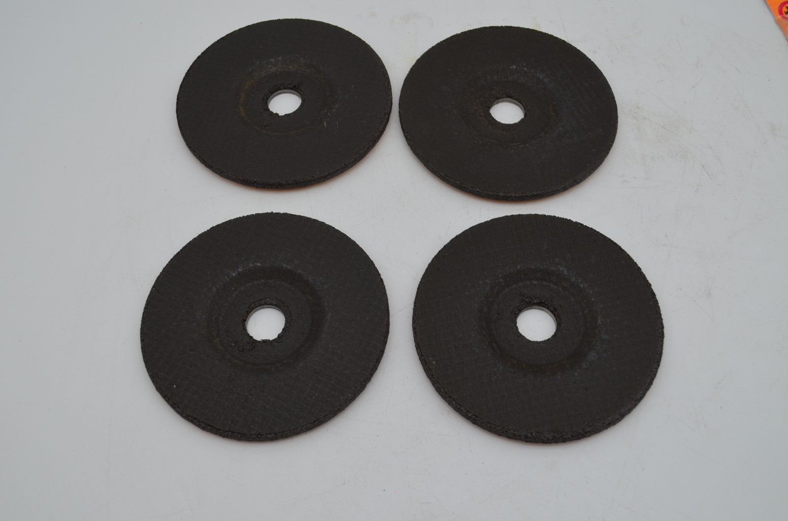 4 DEWALT 4 In. X 1/8 In. X 5/8 In General Purpose Metal Cutting Wheel DW4418
