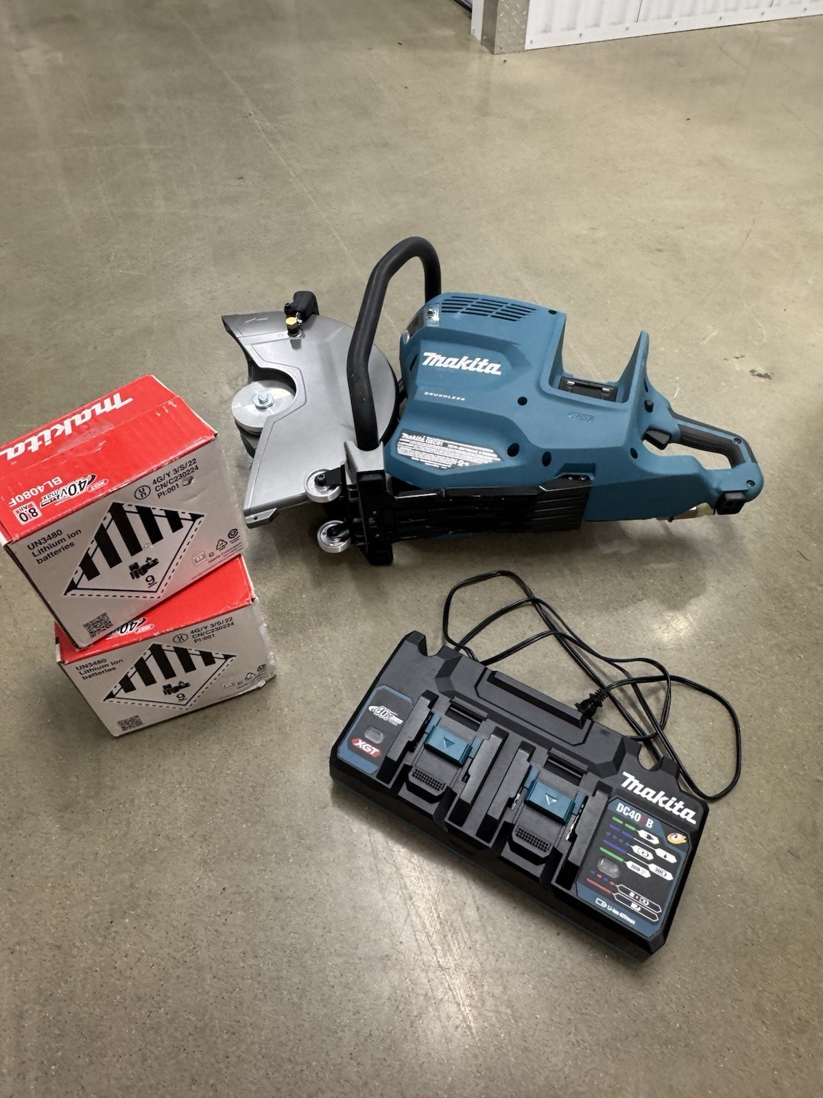 Makita (GEC01PL) 80V Max XGT (40V Max X2) Brushless 14 In. Power Cutter Kit
