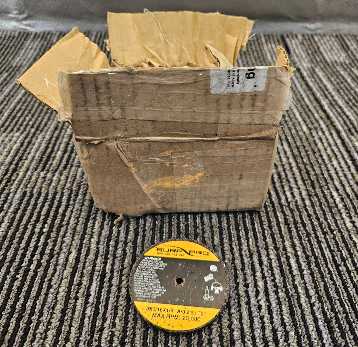 (QTY 25) Surf Pro SP010301872124A: 3″ x 3/16″ x 1/4″ 24 Grit Grinding Wheel