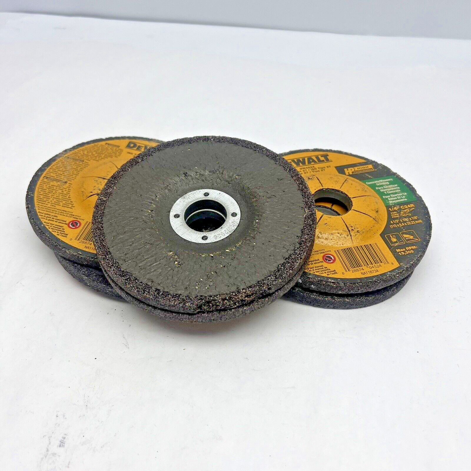 LOT OF 6 DW4524 1/4 C24R 4-1/4″ X 1/4 X 7/8″ GRINDING WEELS