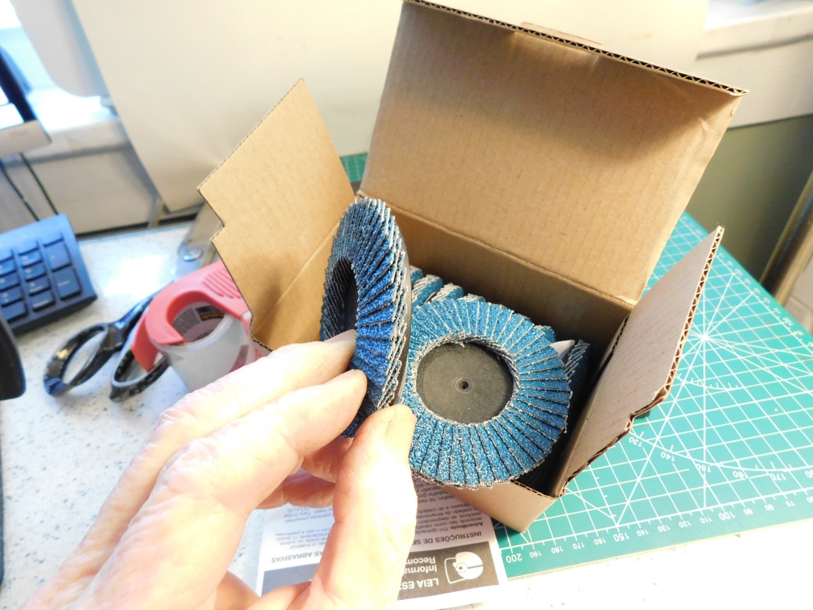 10ct-Weiler Tiger #50952 3″ Bobcat Mini Abrasive Flap Disc’s Type R Mount Angled