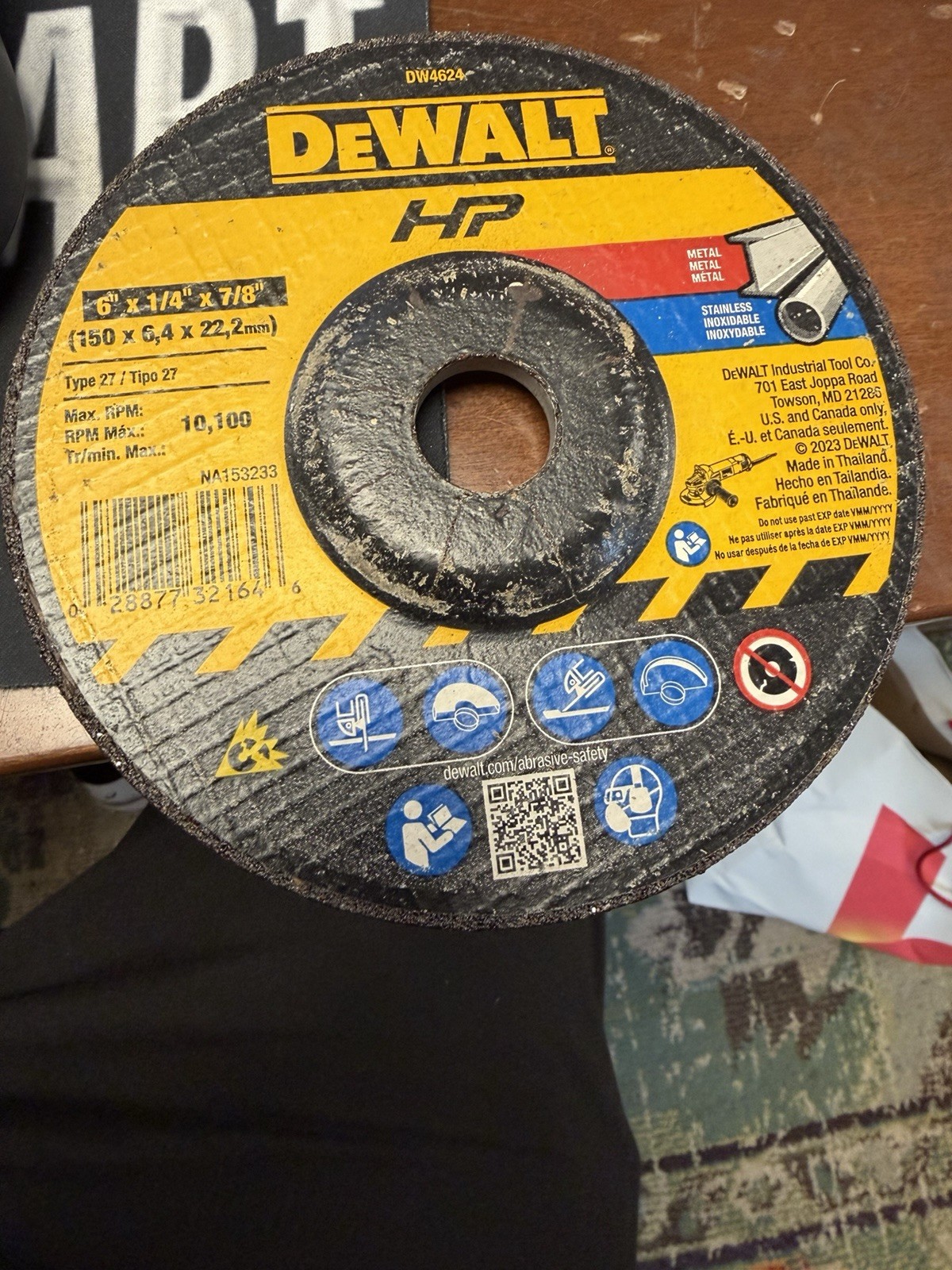 Dewalt General Purpose Metal Grinding Wheel 6″ x 1/4″ x 7/8″ DW4624 *SHIPS FREE*
