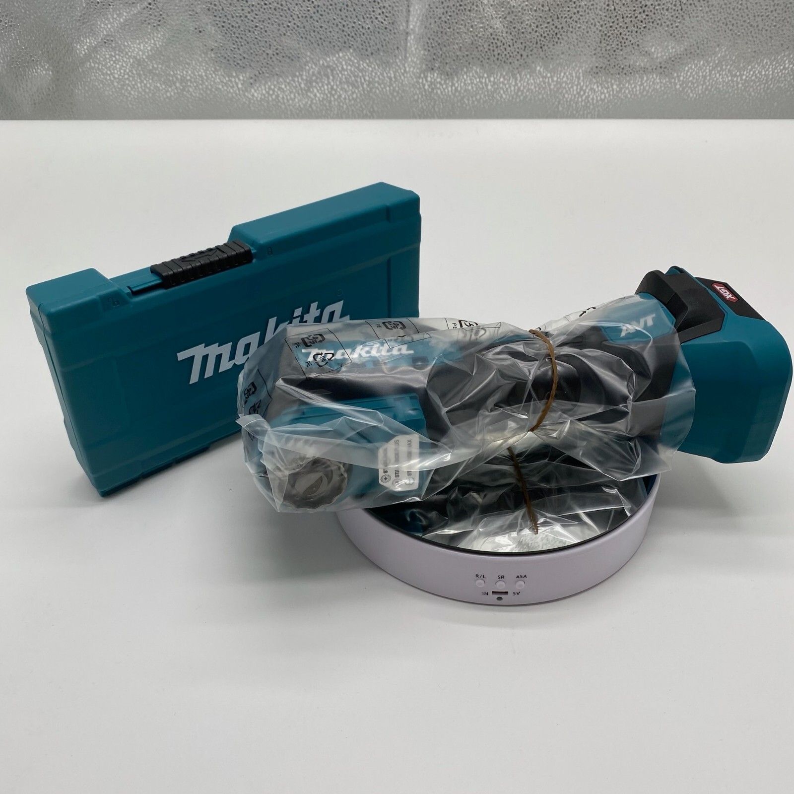 Makita TM001GZ Rechargeable Multi-Tool 40Vmax Body with Tool Box no Battery