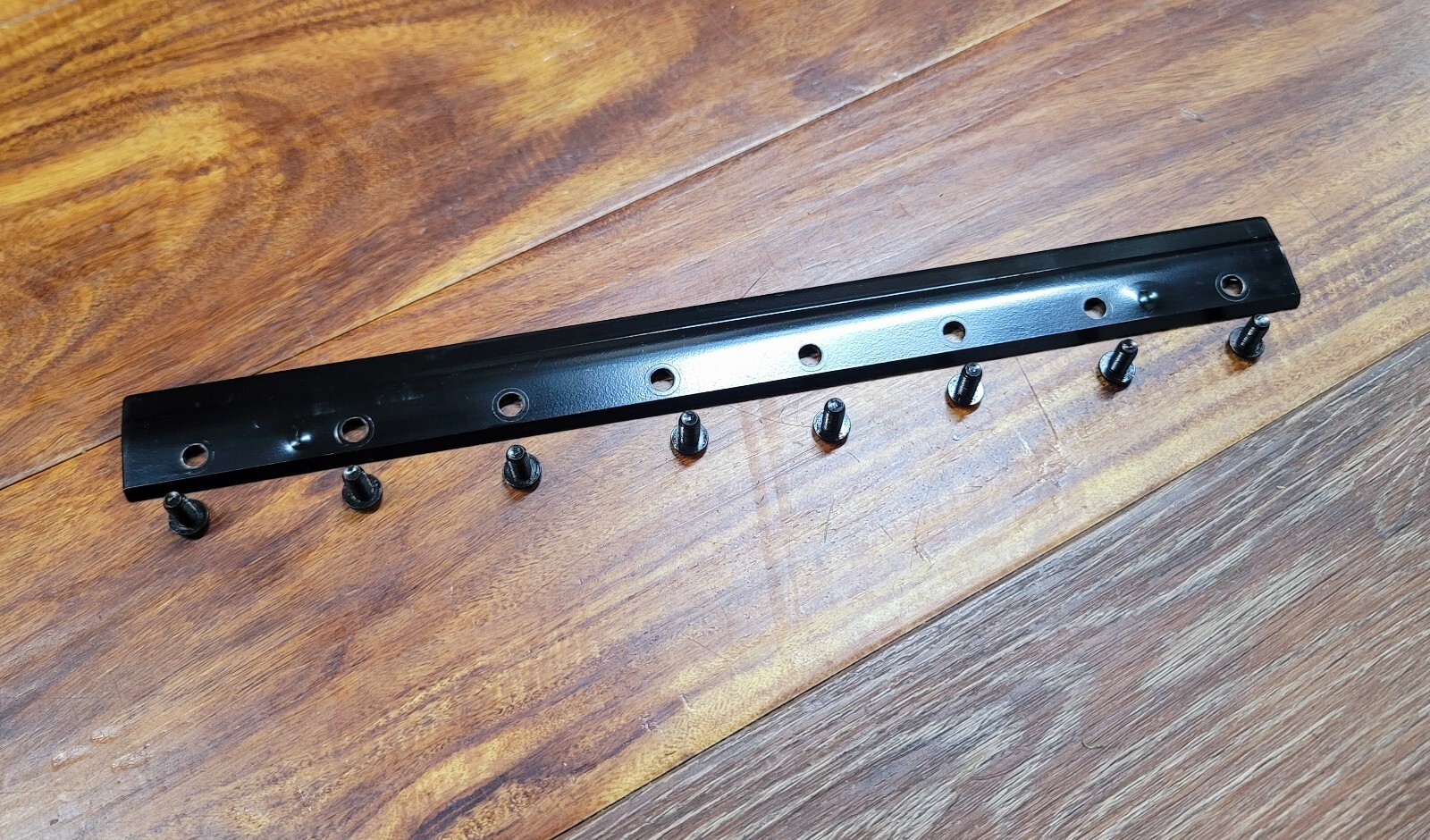DeWalt BLADE HOLDER WITH SCREW SET FOR DW735 DW735X THICKNESS PLANER #5140010-17