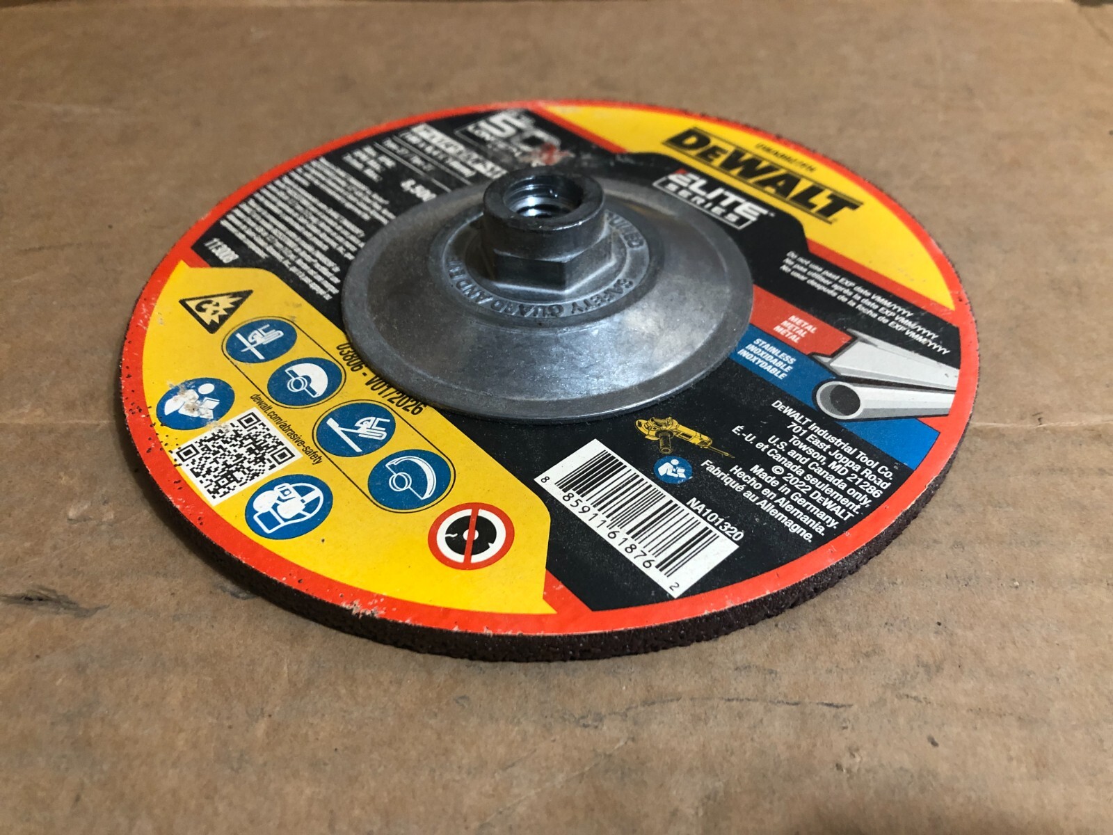 DeWalt Abrasive Cut-Off Wheel Type 27 Ceramic 7-In x 5/8-In -11 Arbor Hole **