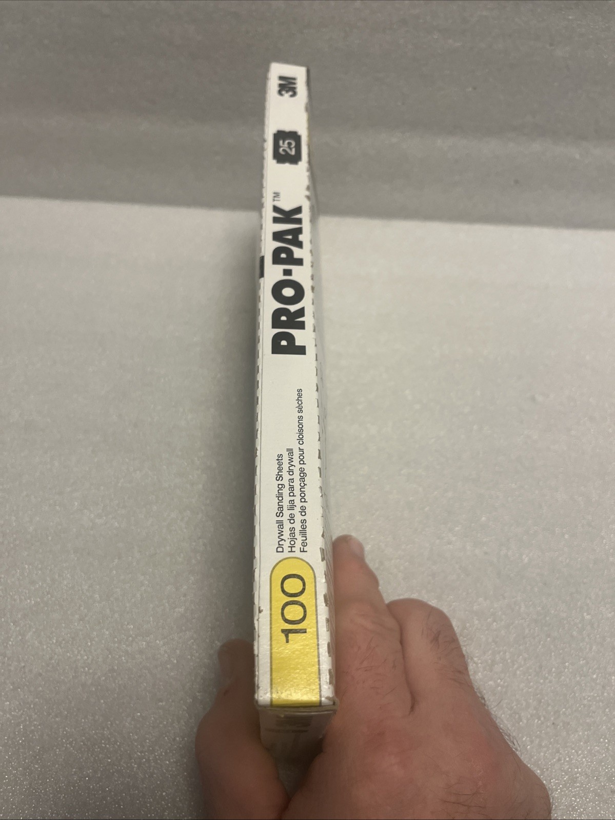 3M ProPak 100 Grit (25/Pack). Drywall Sanding Screens. 4-3/16 In. x 11-1/4 In.