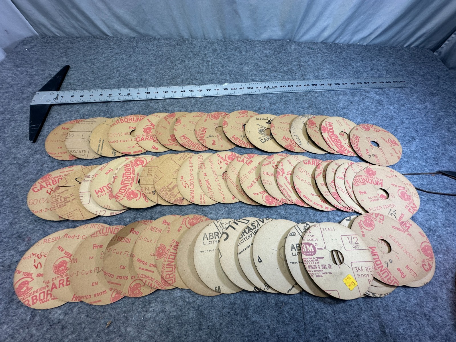 Lot of 58 Sanding Discs 5″ Diameter Carborundum various grits Red-I-Cut USA Made
