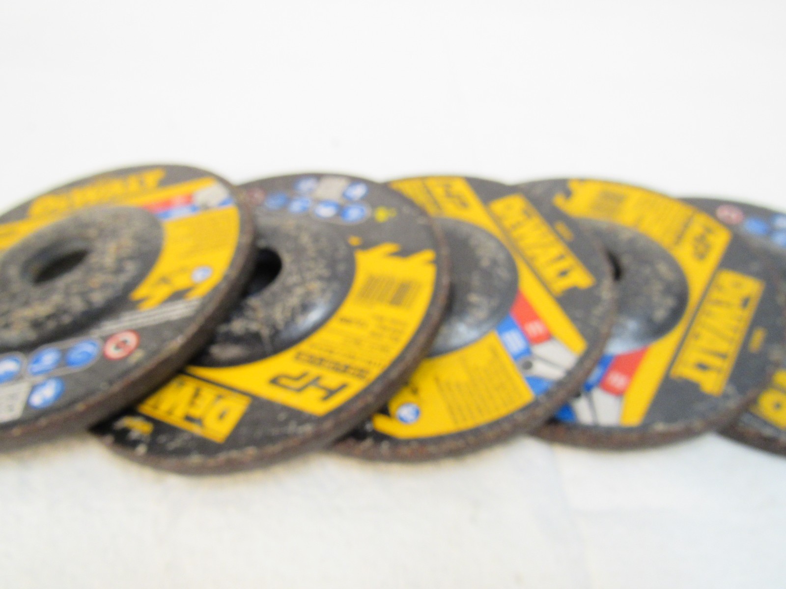 DeWALT DW4514 4 1/2″ X 1/4″ X 7/8″ Grinding Wheel 5 Pack