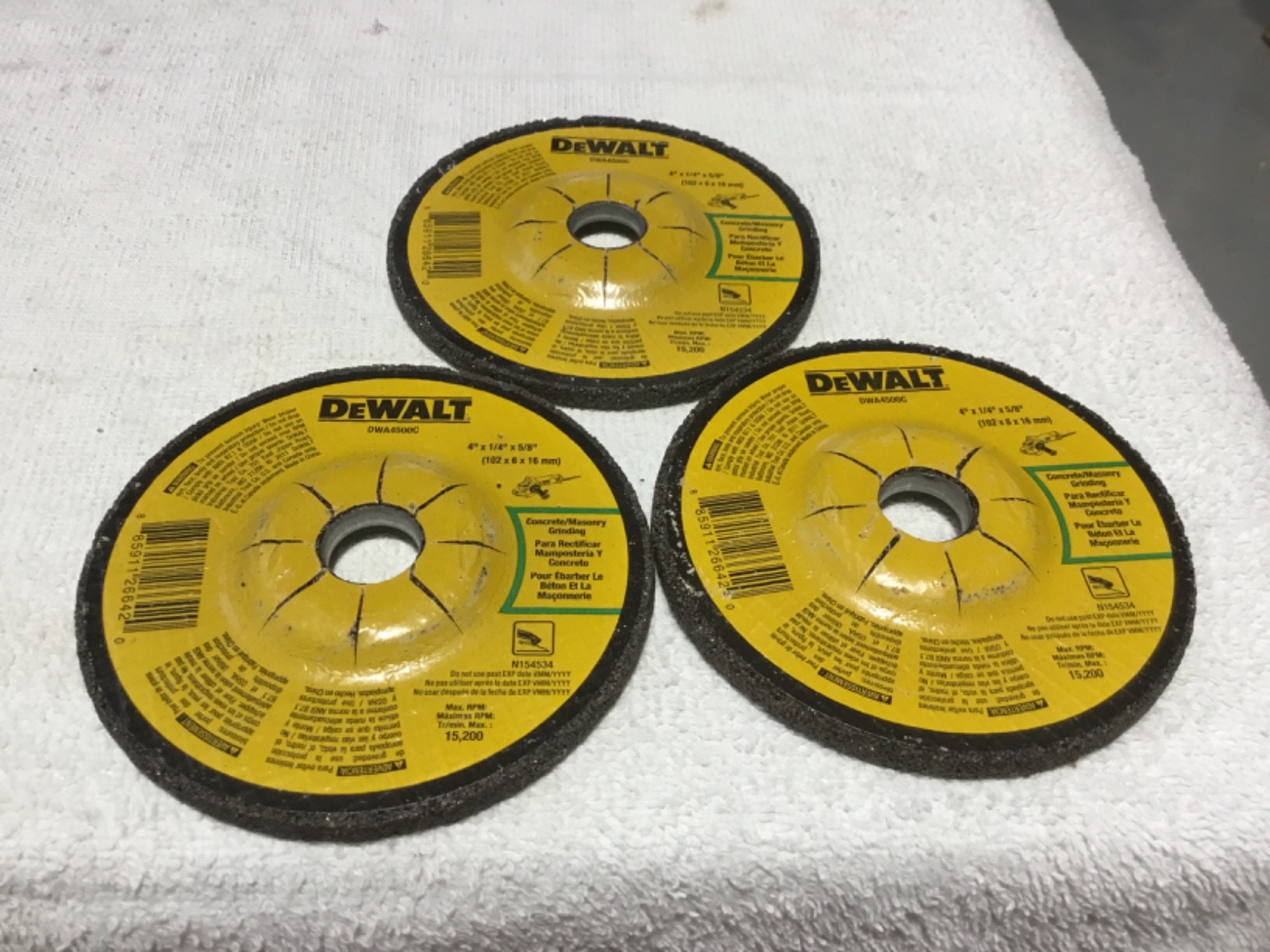 DEWALT #DWA4500C CONCRETE/ MASONRY GRINDING 4″x1/4″x5/8″ DISK LOT OF 3 BRAND NEW