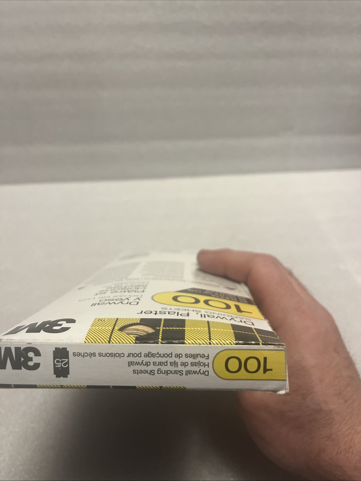3M ProPak 100 Grit (25/Pack). Drywall Sanding Screens. 4-3/16 In. x 11-1/4 In.