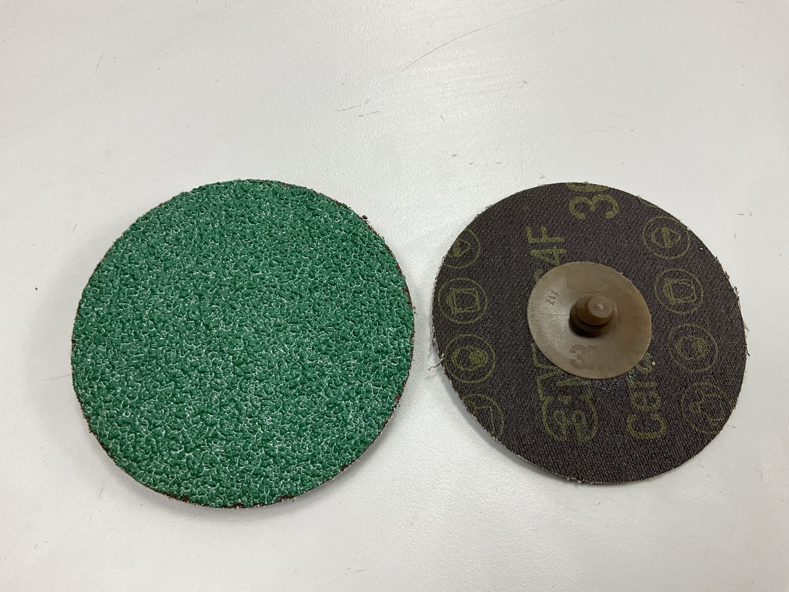 3M 31407 Green Corps 3″ Sanding Disc With Roloc Attachment, 36 Grit, 5 / Pack