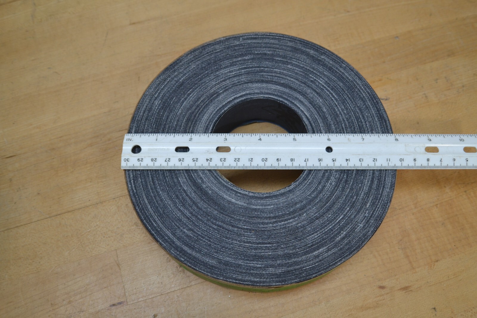 Emery Cloth Aluminum Oxide Sanding Shop Roll 100 Grit 1-1/ 2″ x 50 Yards No Hub